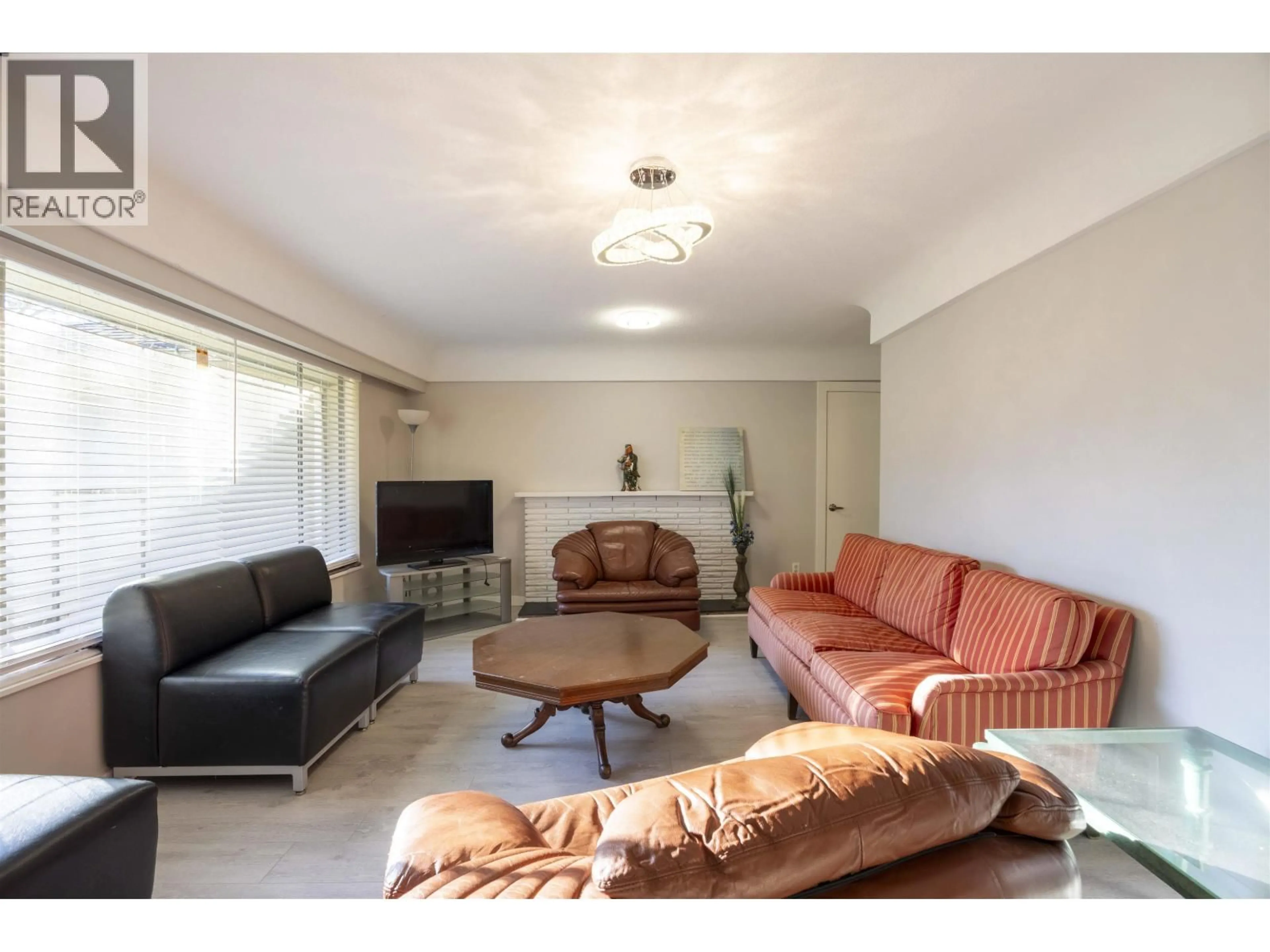 Living room with furniture, unknown for 10291 CAITHCART ROAD, Richmond British Columbia V6X1N3
