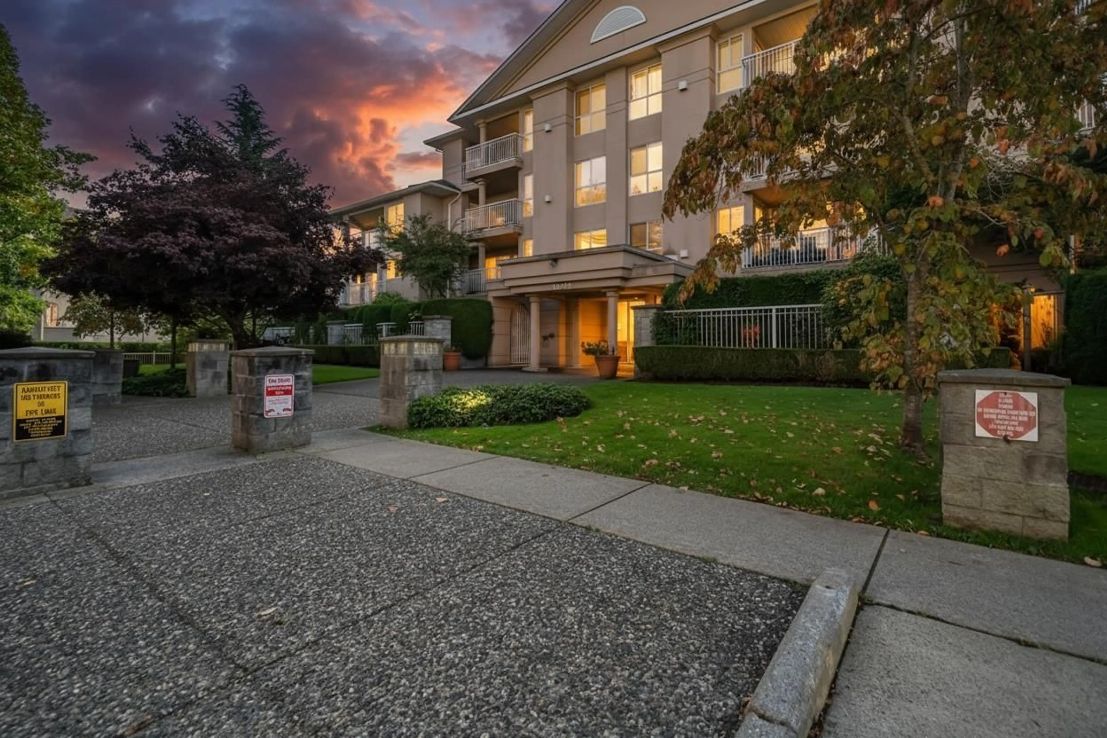 Patio, building for 203 - 13733 74 AVENUE, Surrey British Columbia V3W1B8