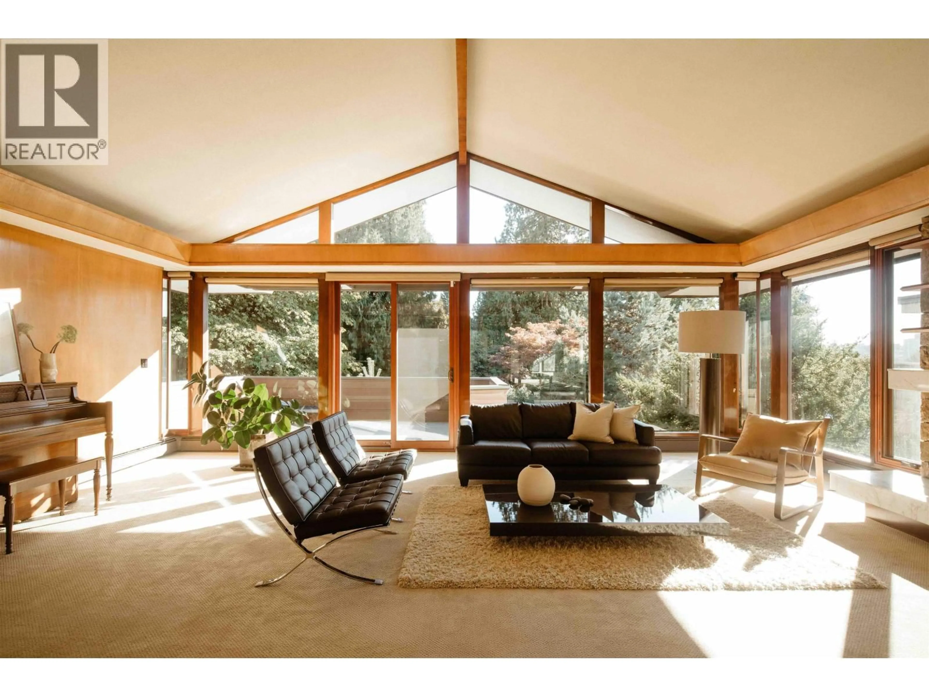 Living room with furniture, unknown for 701 DANSEY AVENUE, Coquitlam British Columbia V3K3G4