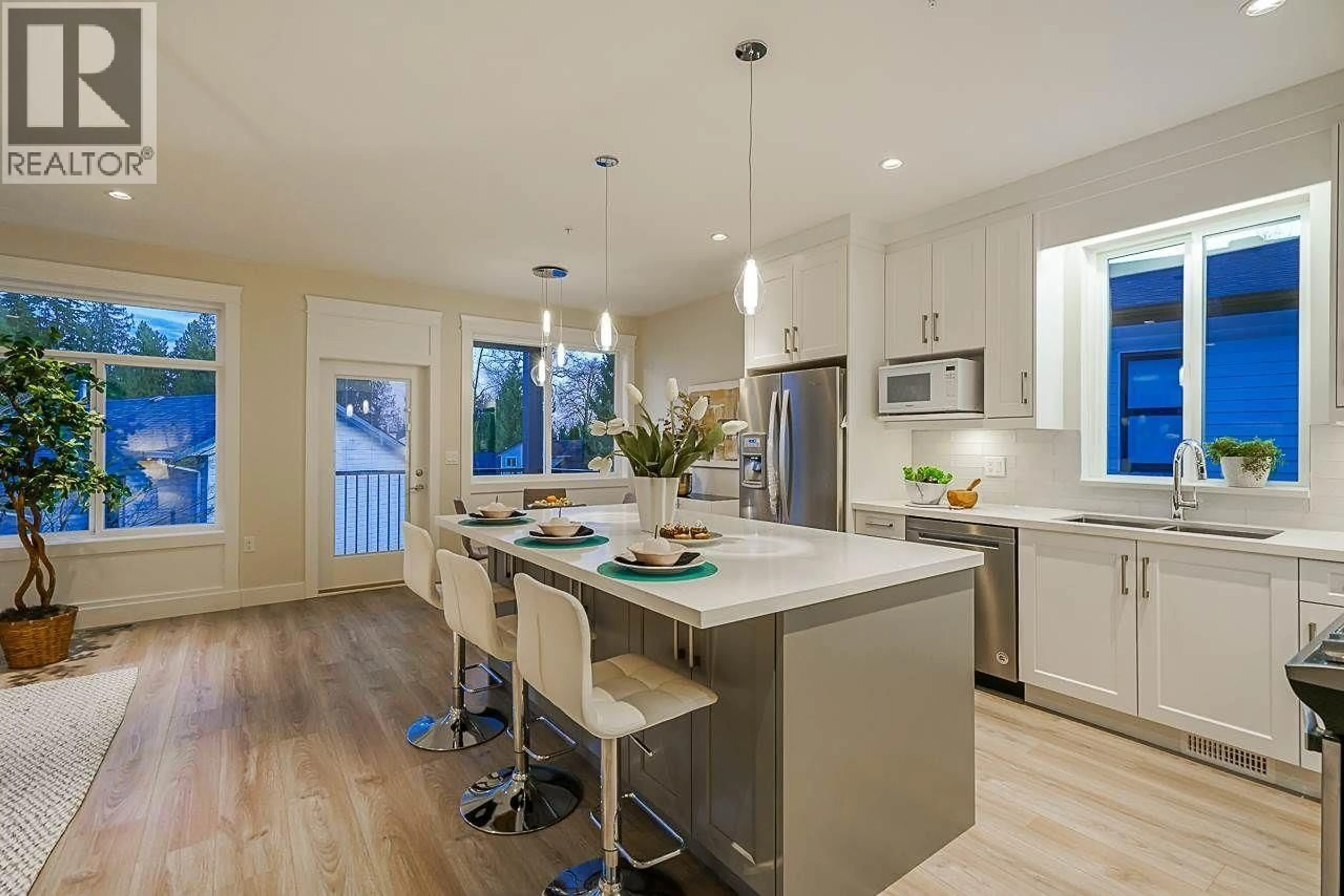 Contemporary kitchen, unknown for 20180 STANTON AVENUE, Maple Ridge British Columbia V2X0E4