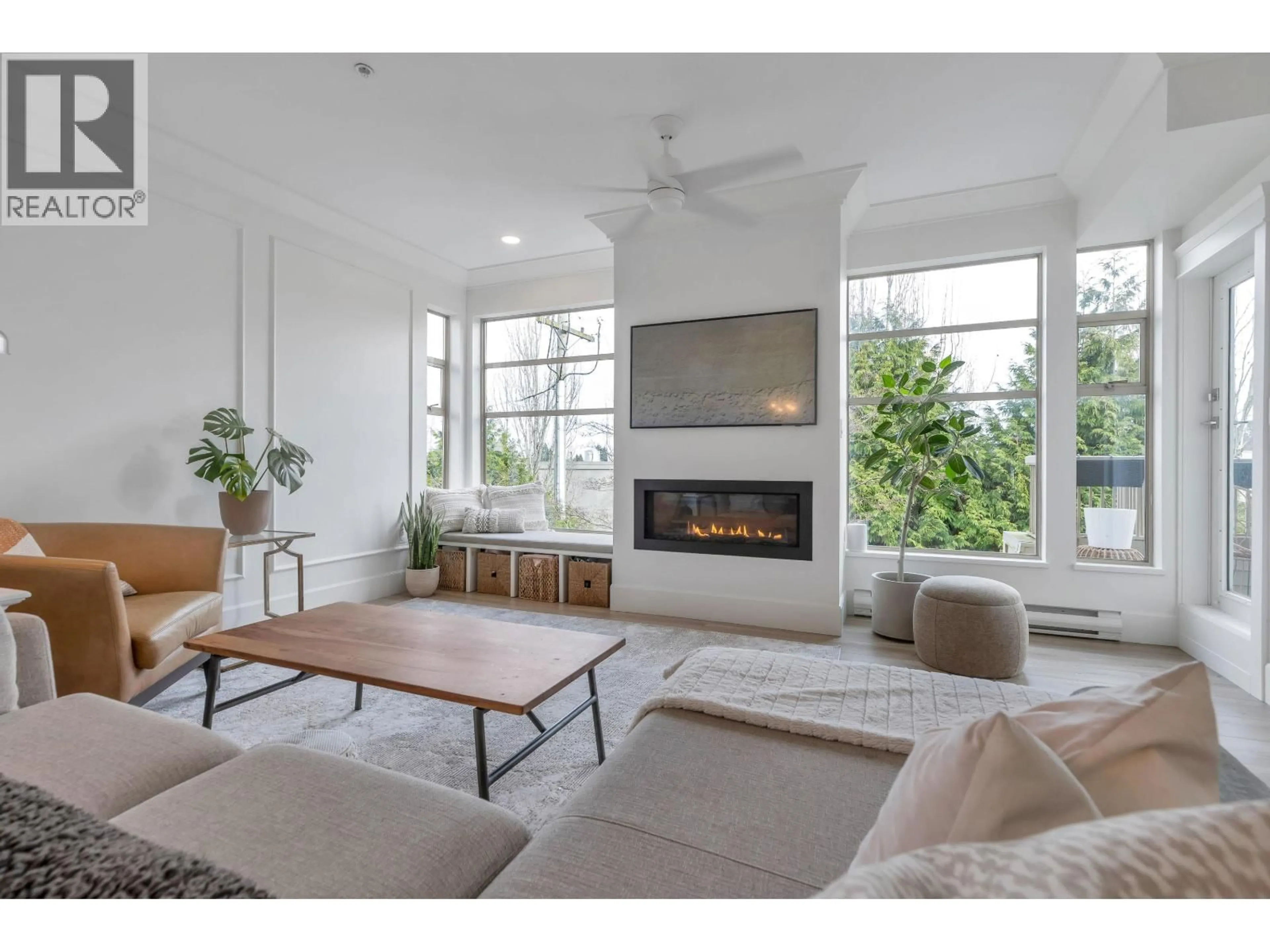 Living room with furniture, unknown for 301 - 1118 55 STREET, Delta British Columbia V4M3J8