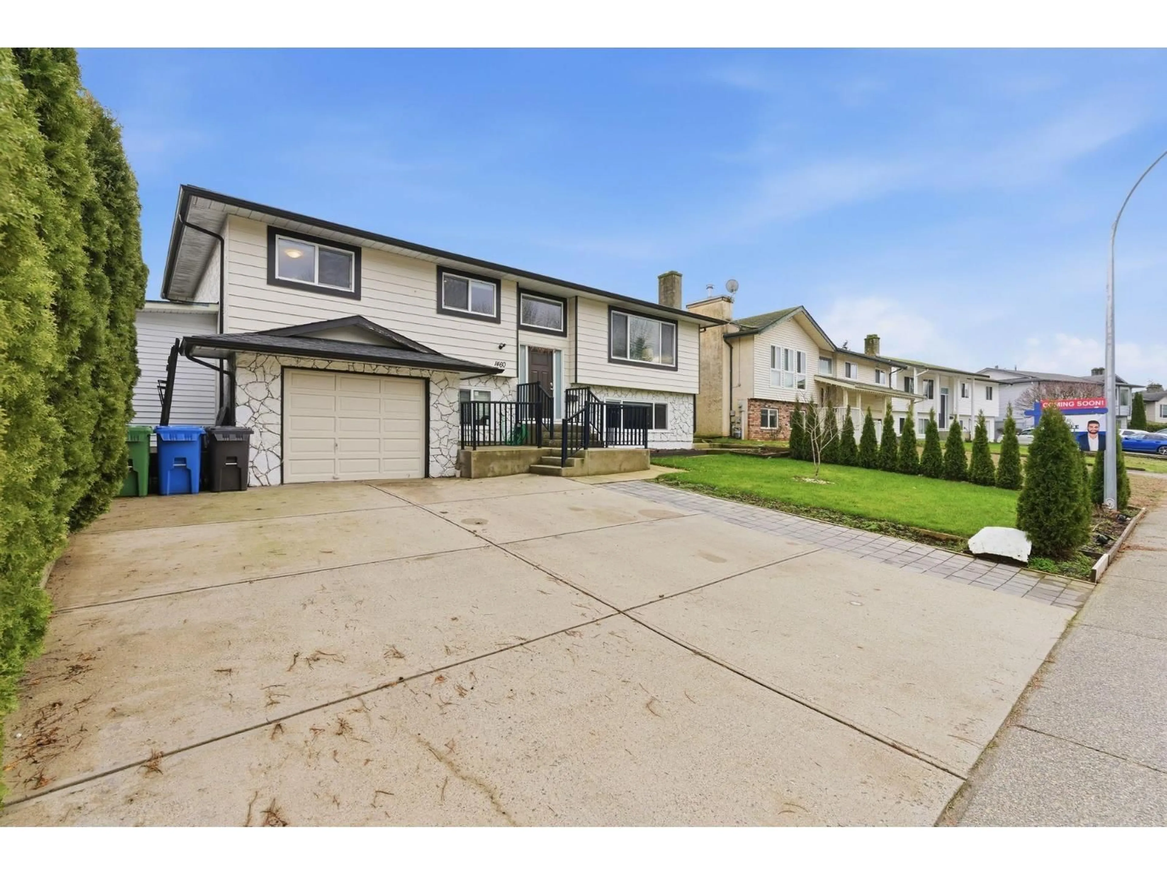 A pic from outside/outdoor area/front of a property/back of a property/a pic from drone, street for 1460 KASLO COURT, Abbotsford British Columbia V2S6H8