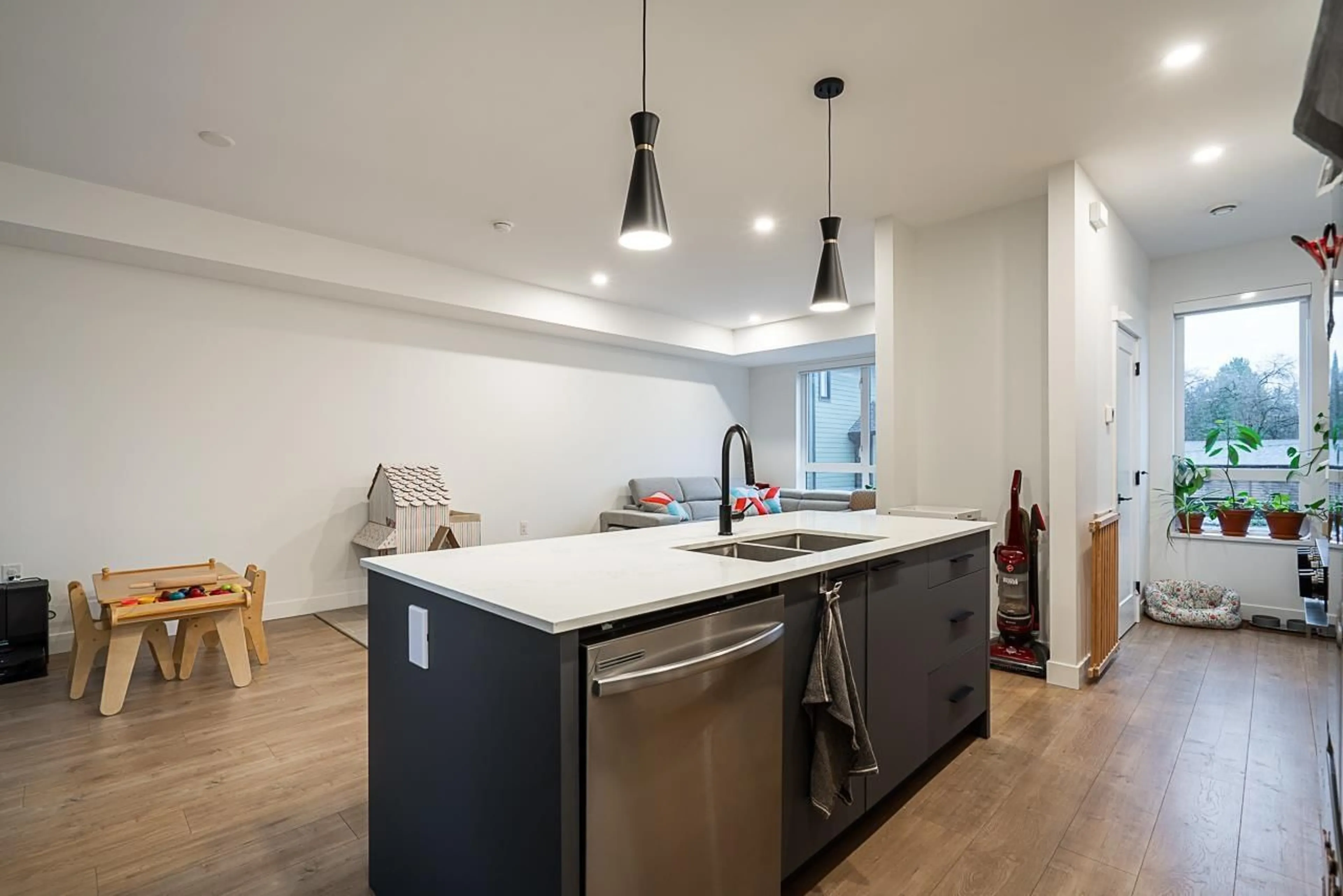 Open concept kitchen, unknown for 14 - 10527 155 STREET, Surrey British Columbia V3R0S1