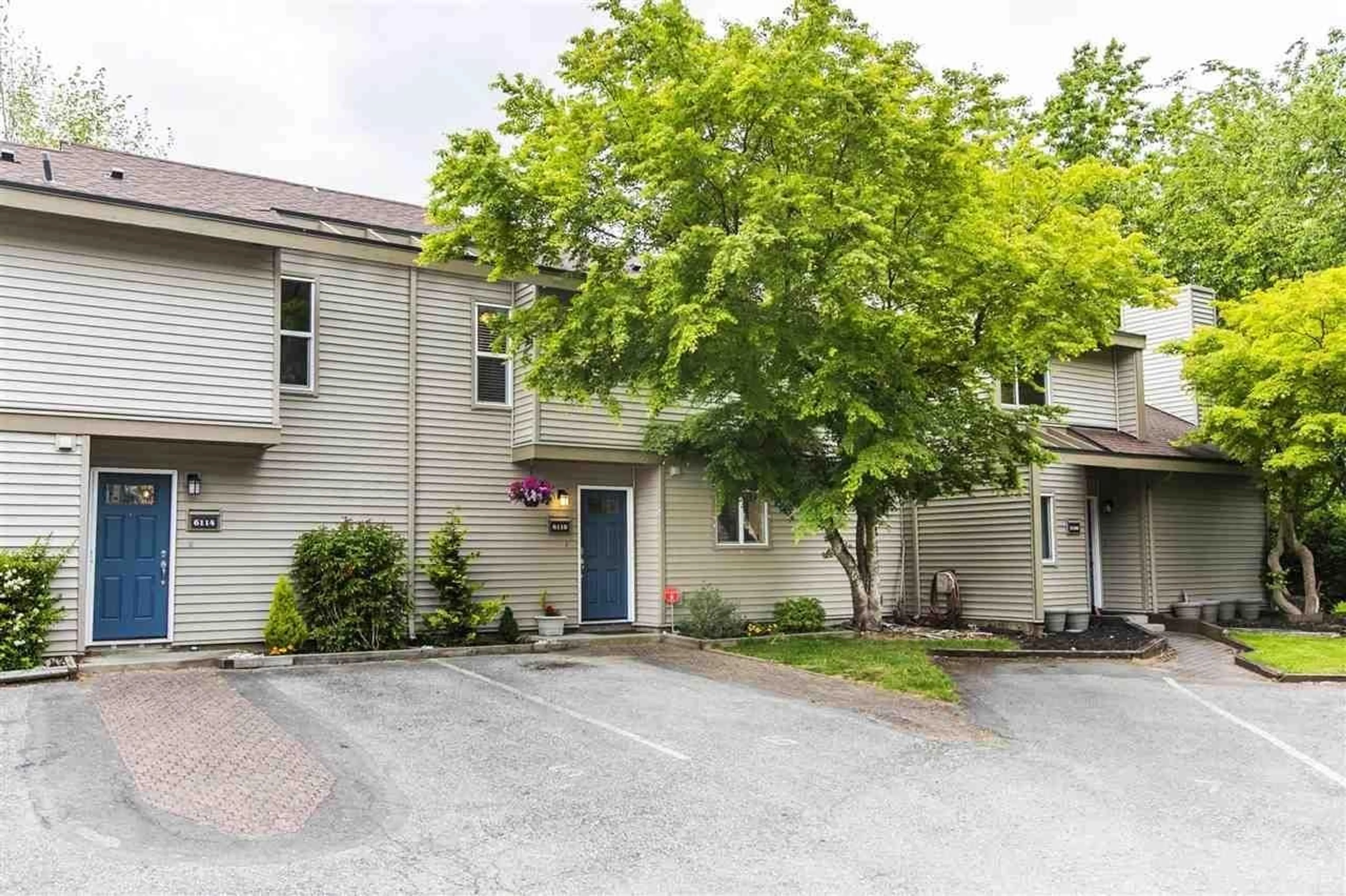 Patio, street for 6110 GREENSIDE DRIVE, Surrey British Columbia V3S5M8