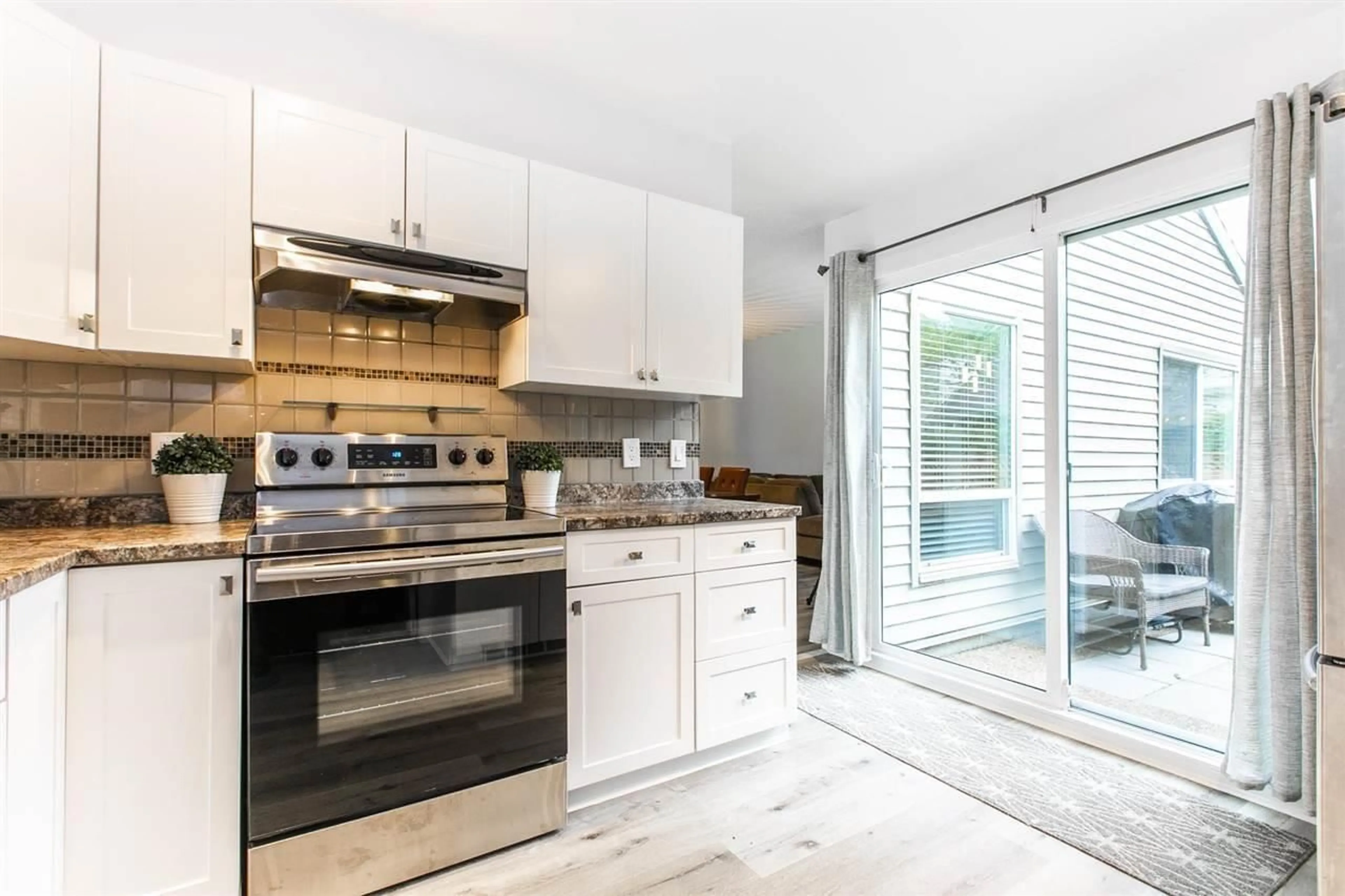Open concept kitchen, unknown for 6110 GREENSIDE DRIVE, Surrey British Columbia V3S5M8