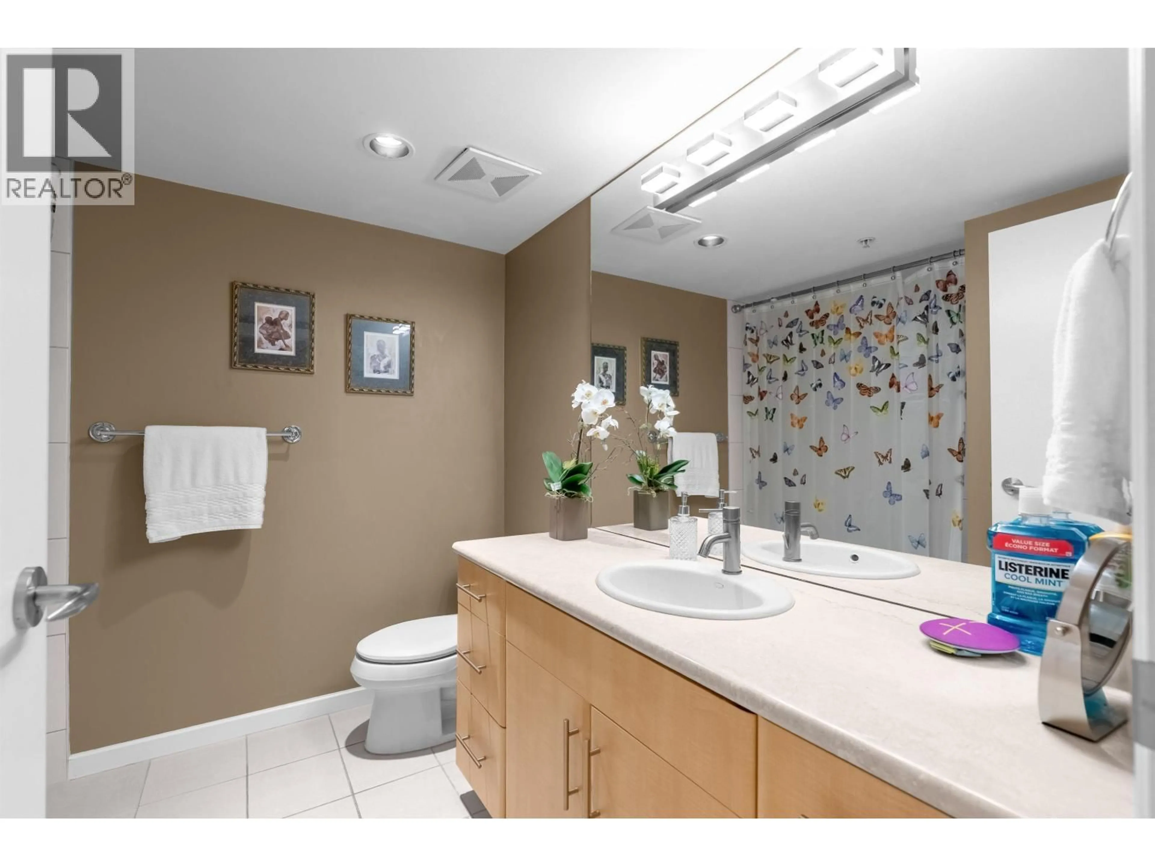 Standard bathroom, ceramic/tile floor for 104 - 3750 EDGEMONT BOULEVARD, North Vancouver British Columbia V7R2P8