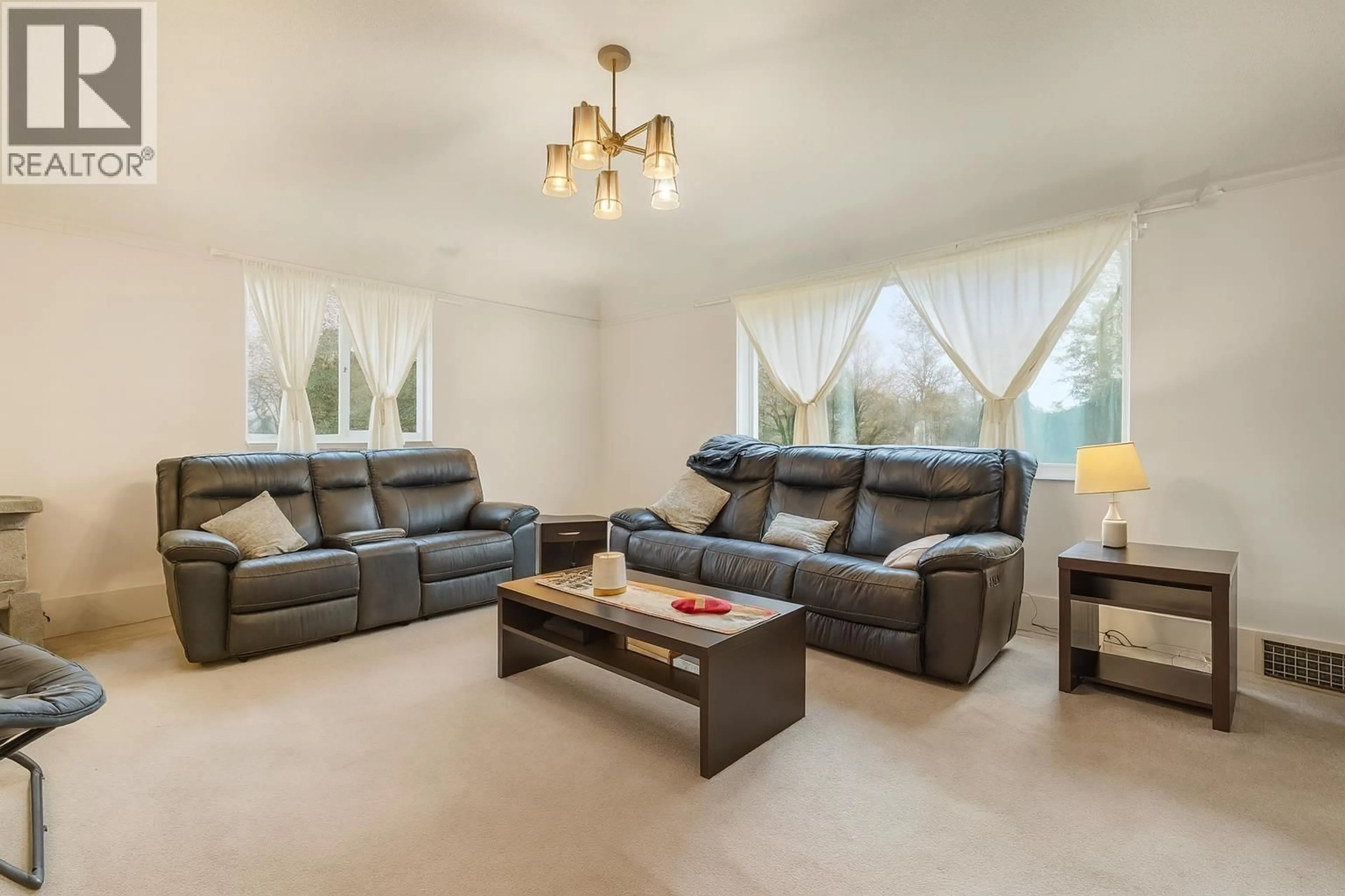 Living room with furniture, unknown for 1311 KAMLOOPS STREET, Vancouver British Columbia V5K3V6