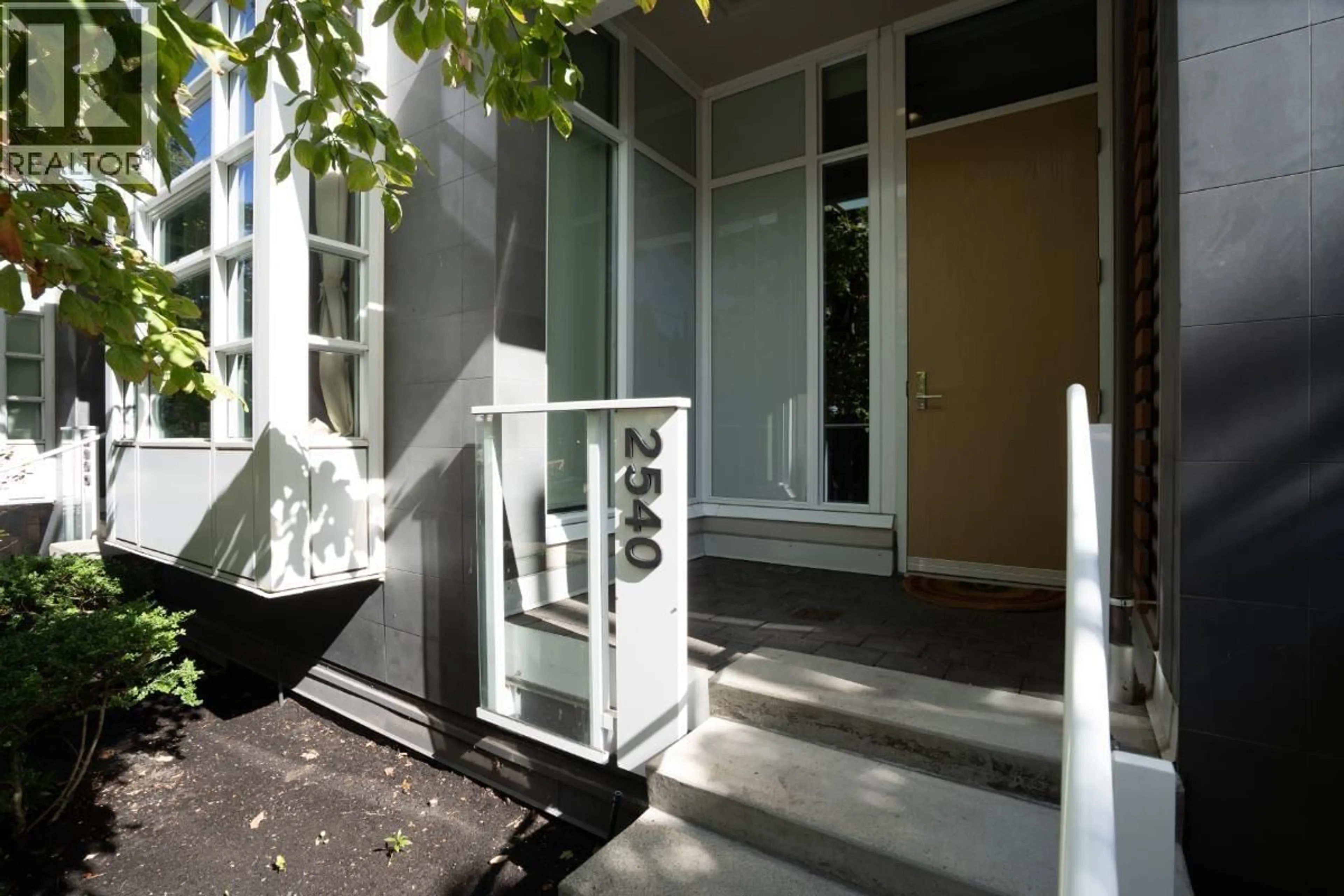 Unknown for 2540 SPRUCE STREET, Vancouver British Columbia V6H2P7