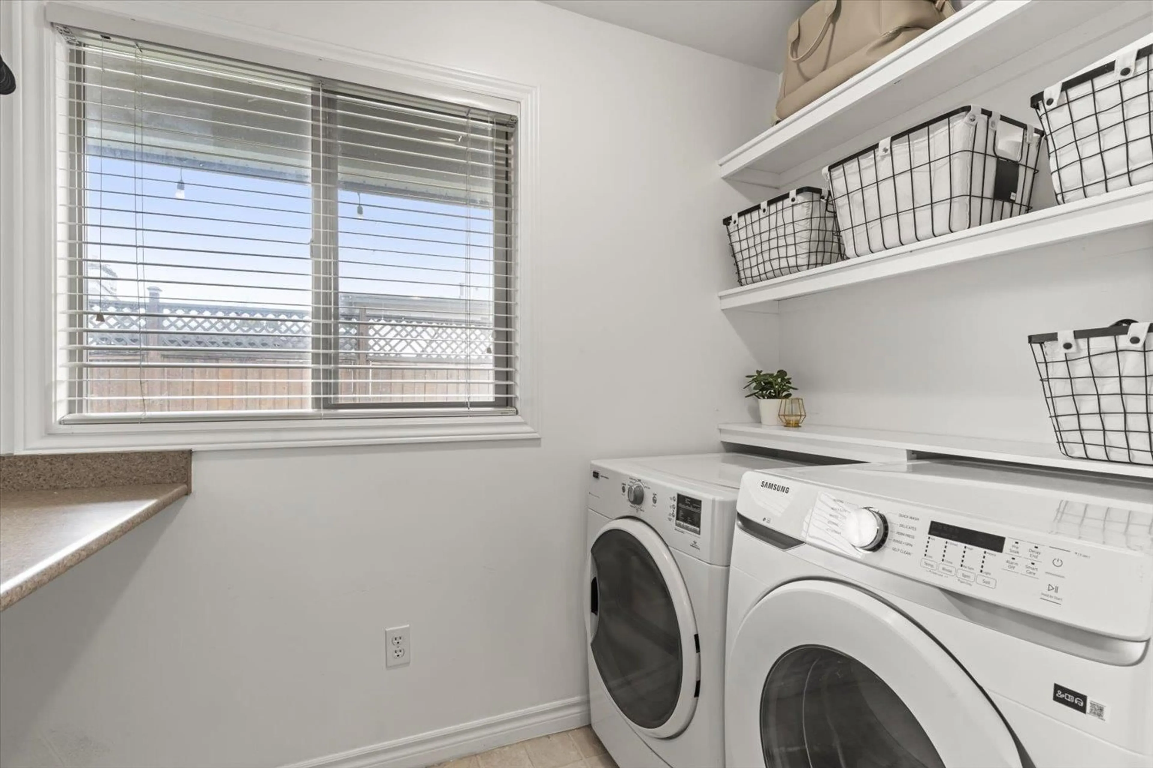 Laundry room for 7 - 46151 AIRPORT ROAD, Chilliwack British Columbia V2P0A1