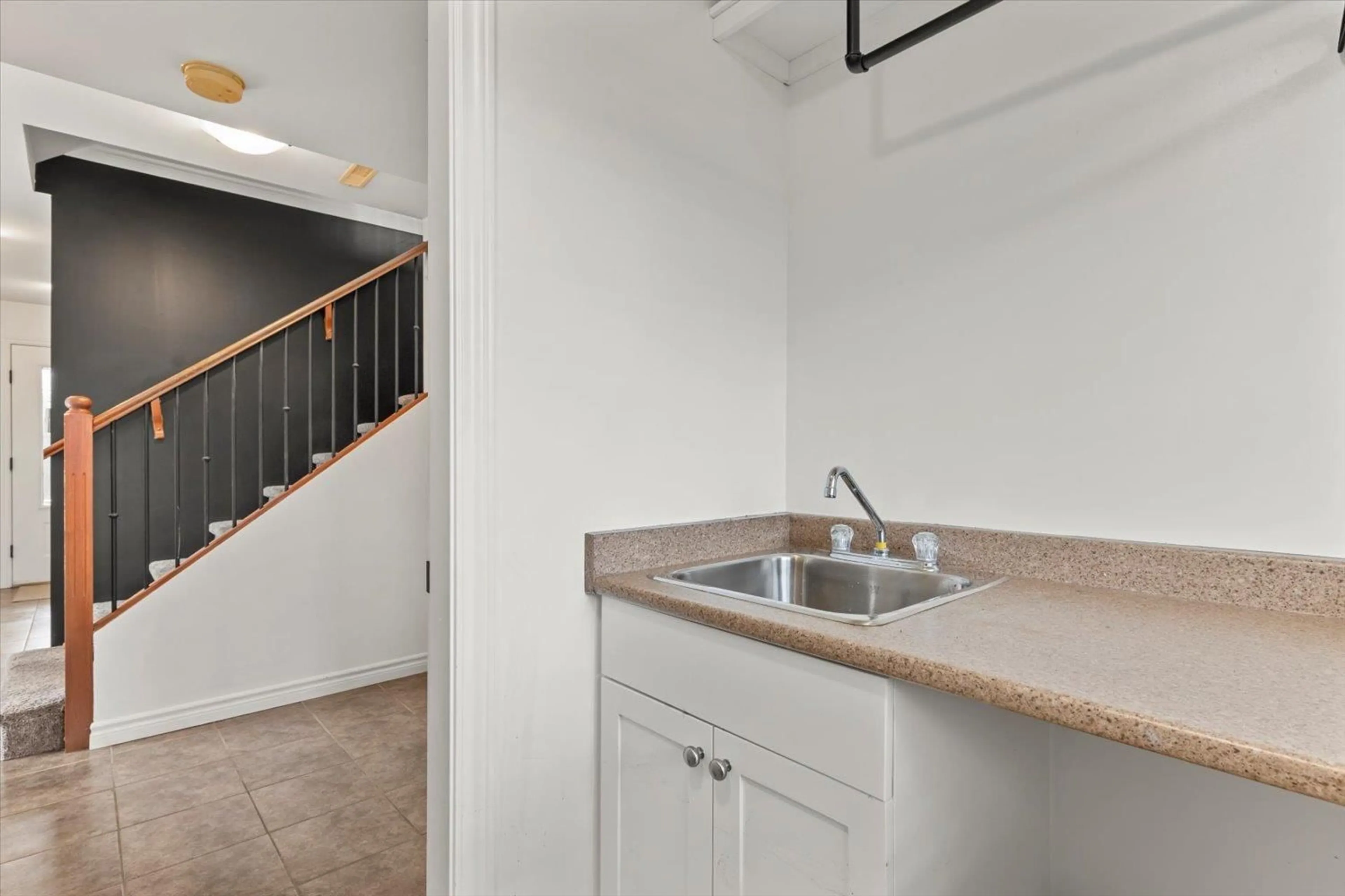 Standard kitchen, unknown for 7 - 46151 AIRPORT ROAD, Chilliwack British Columbia V2P0A1