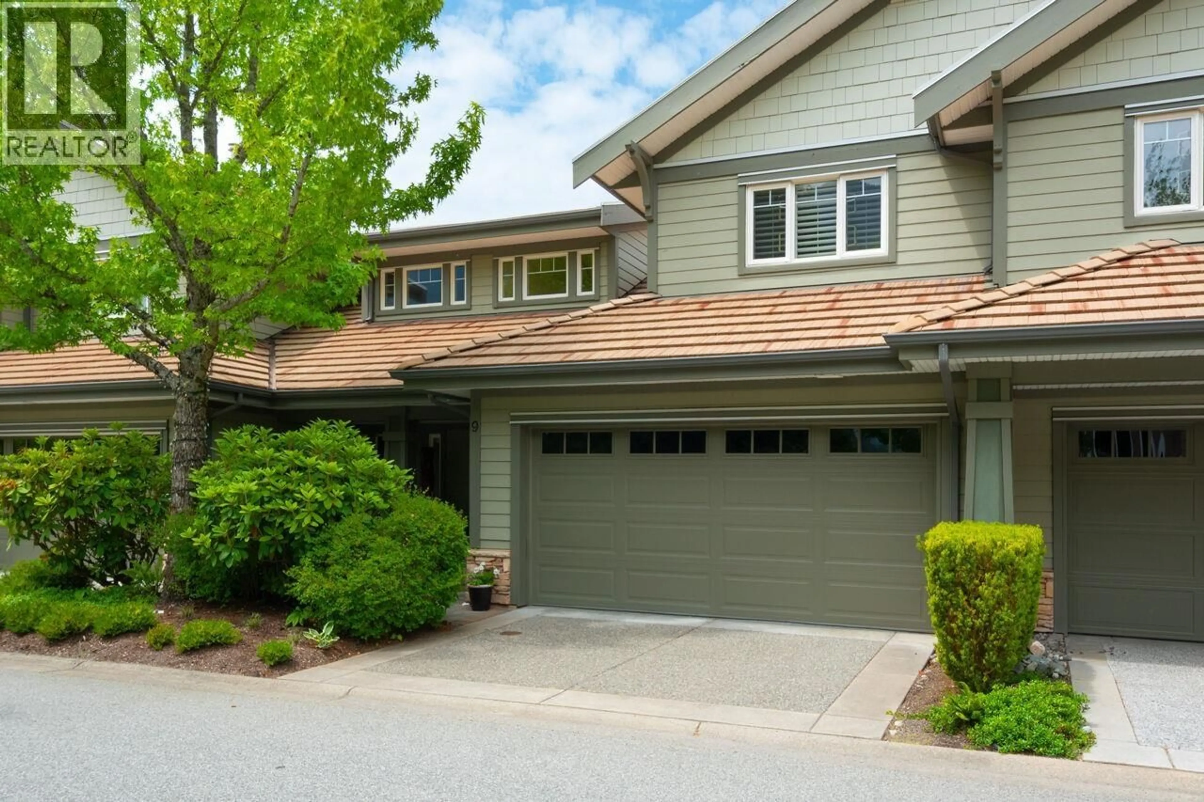 Home with vinyl exterior material, street for 9 BEACH DRIVE, Furry Creek British Columbia V8B1A2