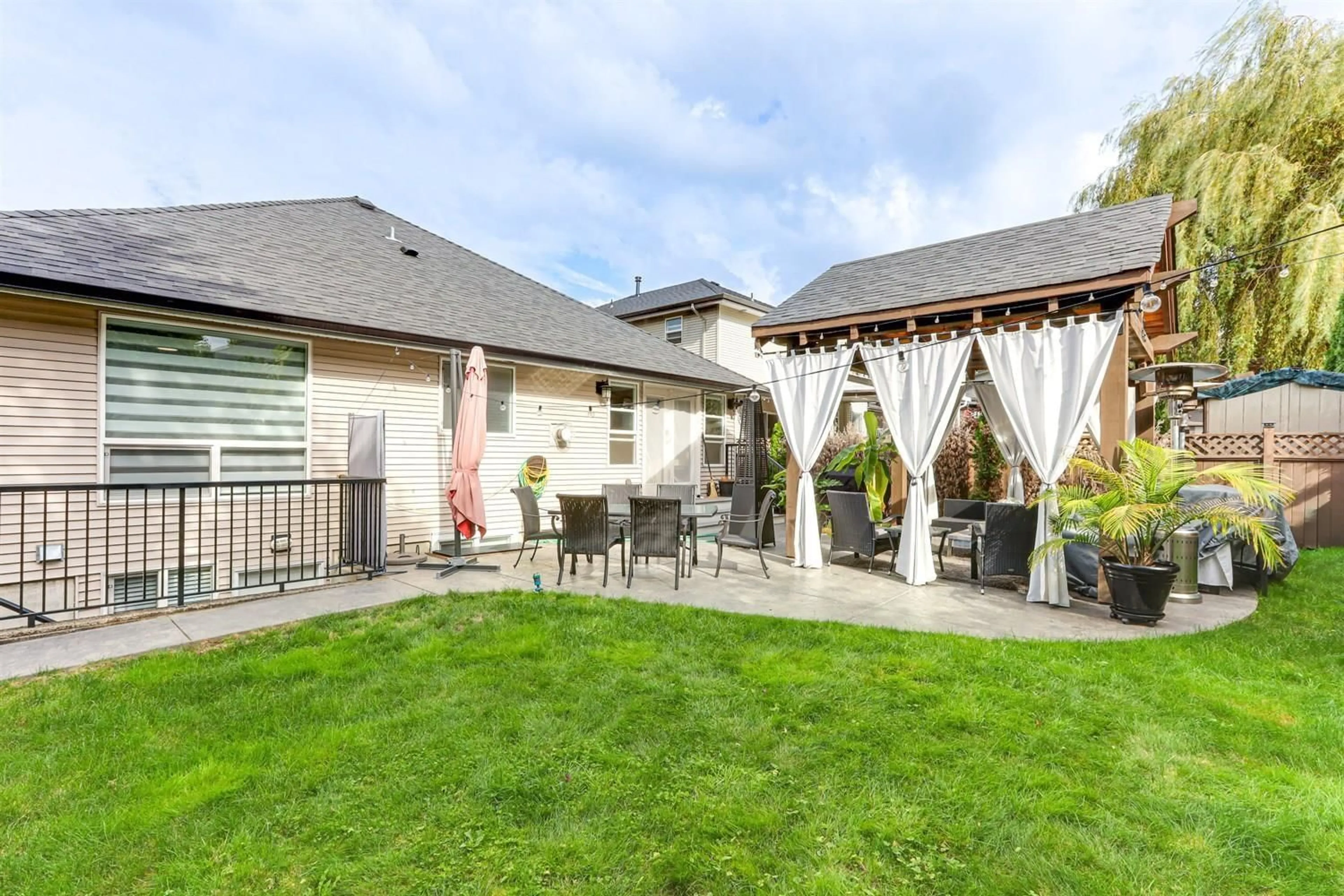 Patio, unknown for 18260 69 AVENUE, Surrey British Columbia V3S9H5
