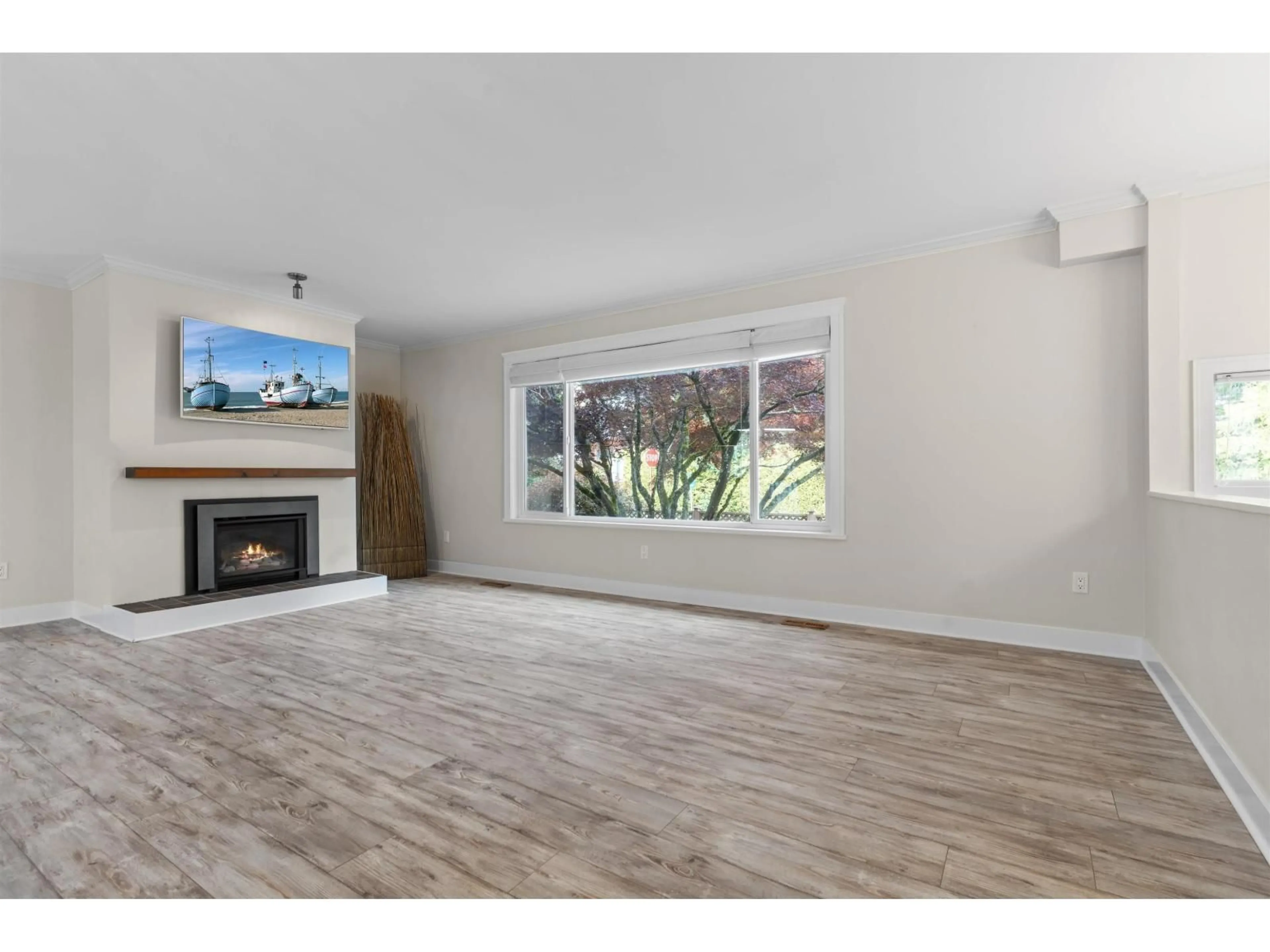 A pic of a room for 13950 BLACKBURN AVENUE, White Rock British Columbia V4B2Z5