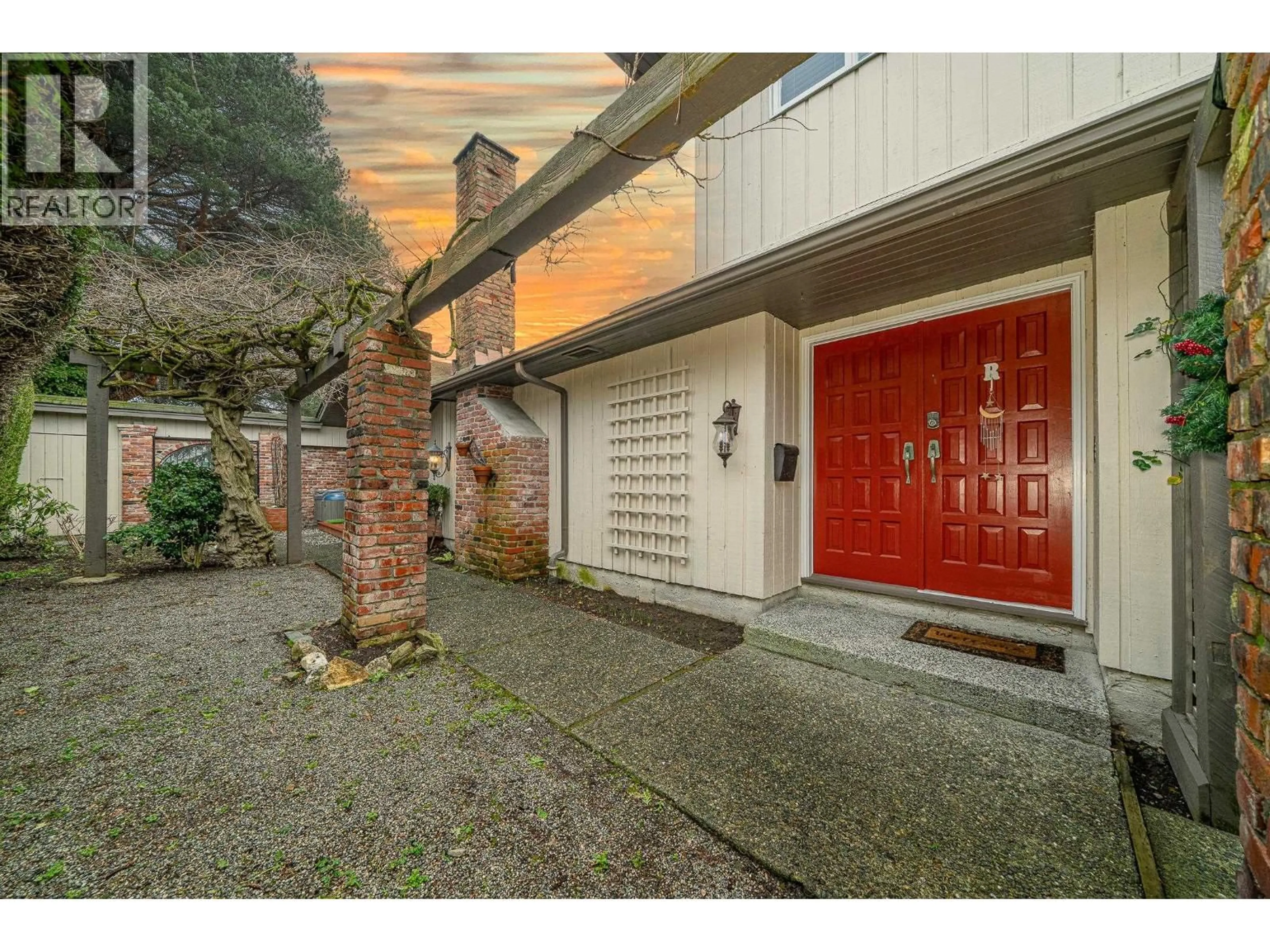 Indoor entryway for 11511 TRUMPETER DRIVE, Richmond British Columbia V7E3X3