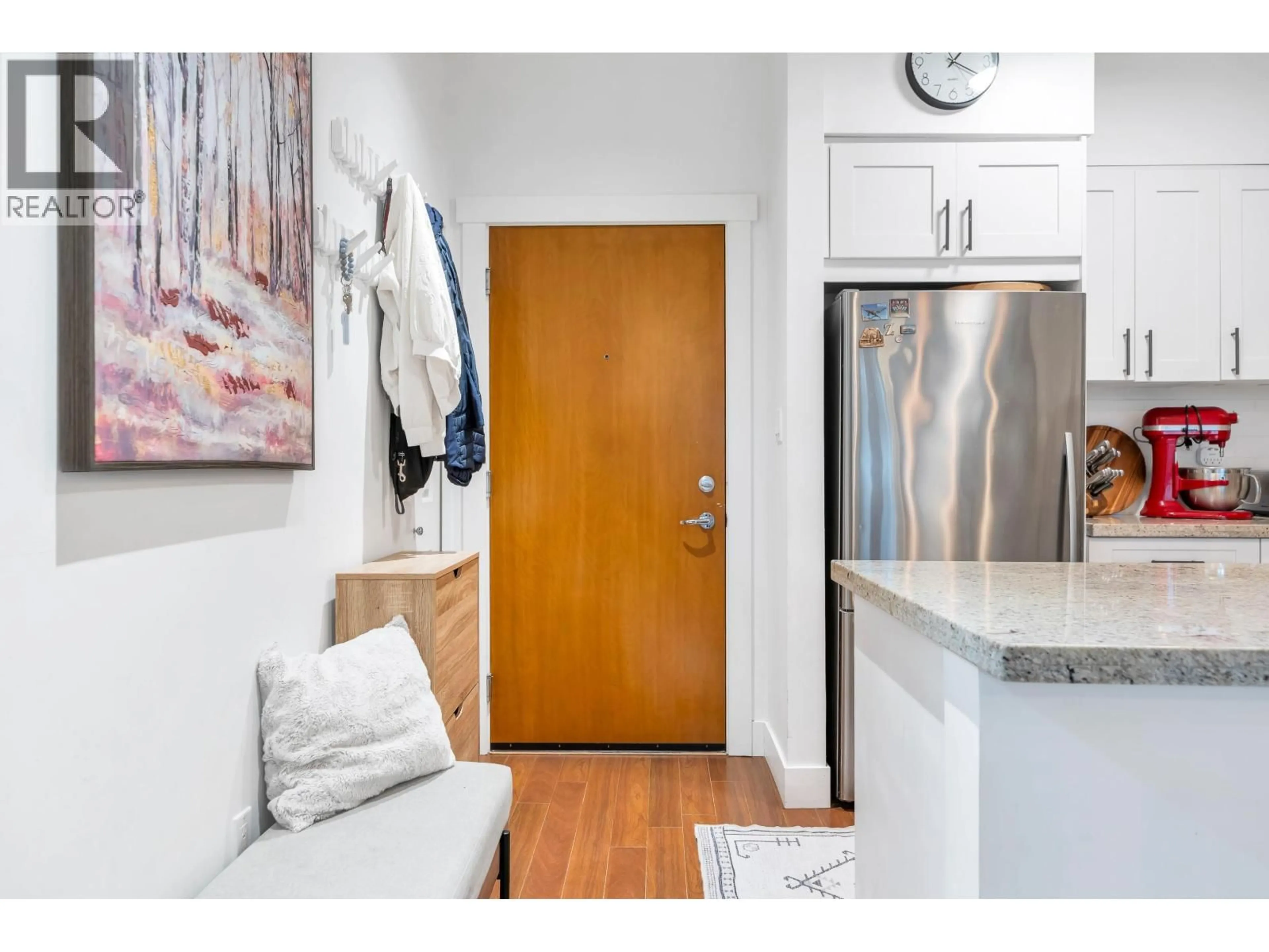 Indoor entryway for 310 - 1111 27TH STREET, North Vancouver British Columbia V7J1S3