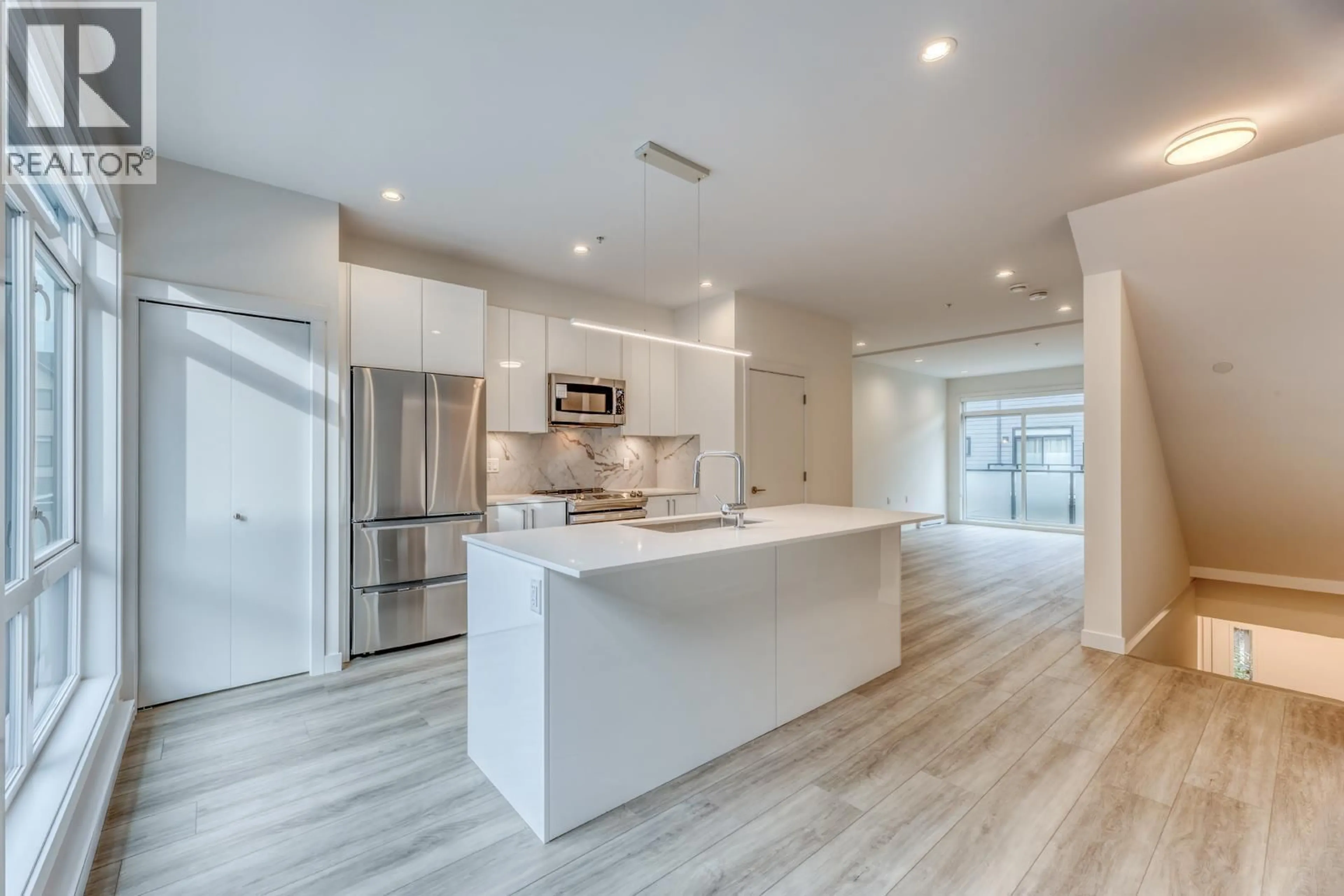 Open concept kitchen, unknown for 54 - 4337 BOUNDARY ROAD, Richmond British Columbia V6V1S8