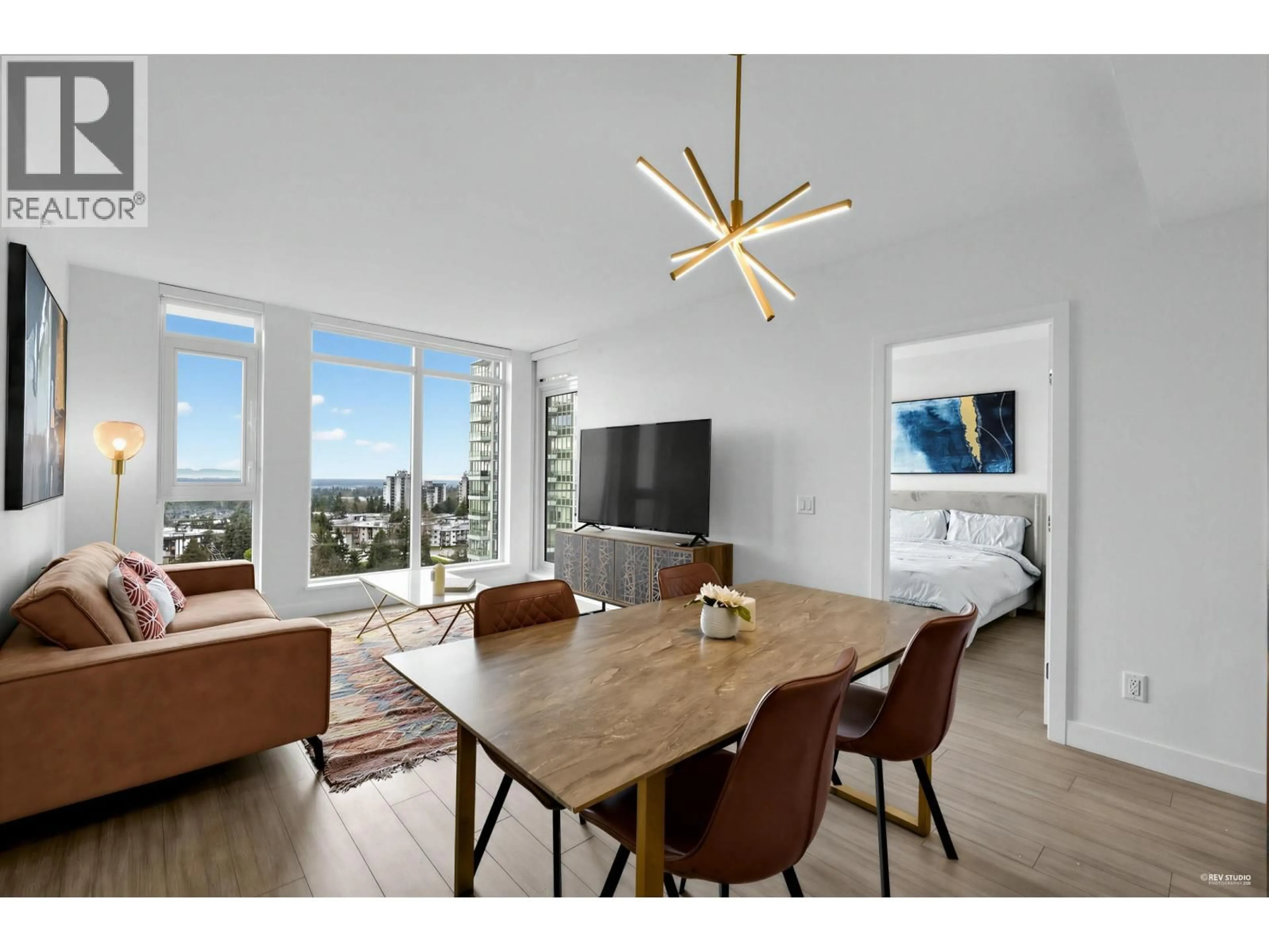 Dining room, wood/laminate floor for 1203 - 6398 SILVER AVENUE, Burnaby British Columbia V5H0K7