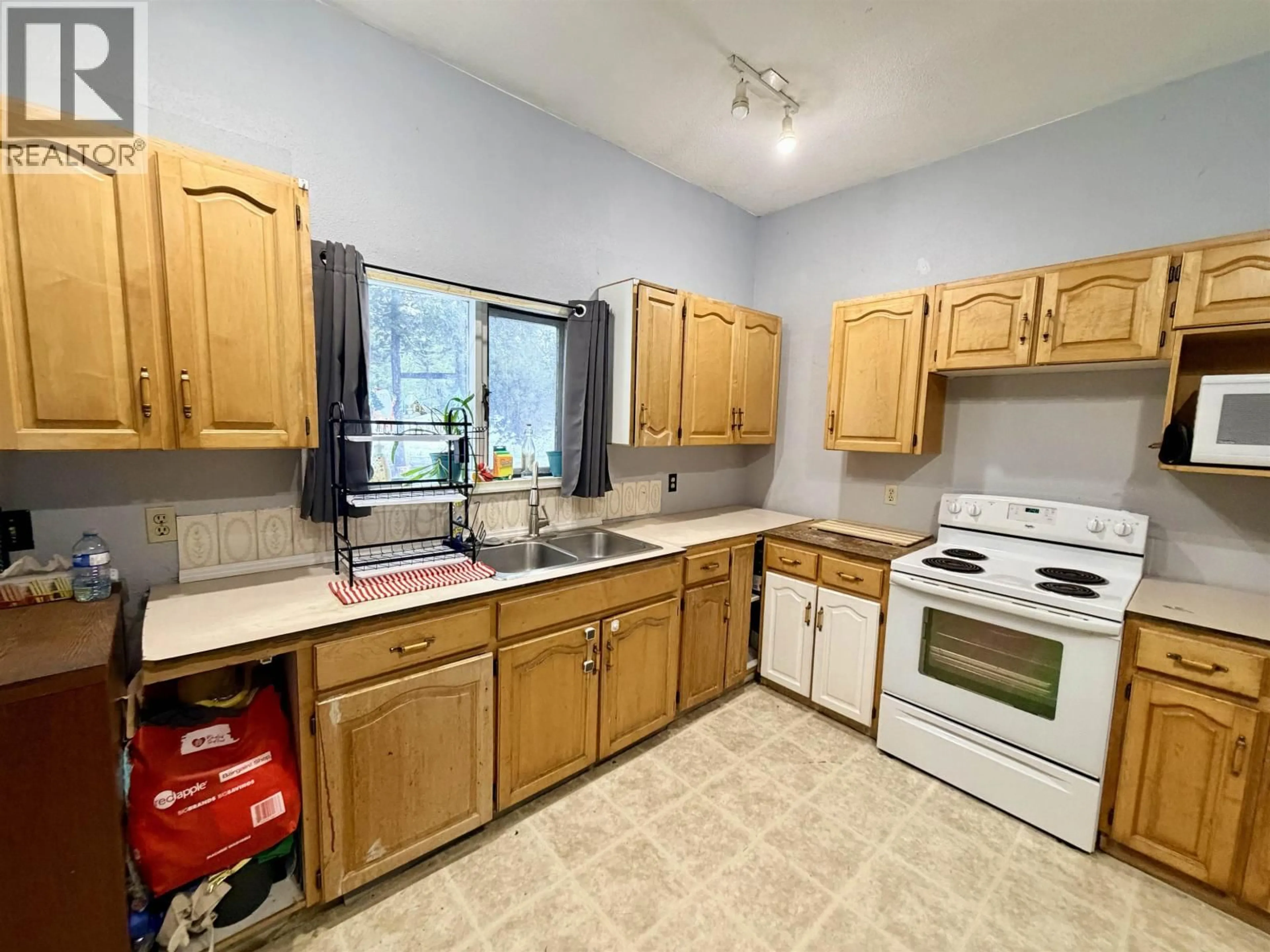 Standard kitchen, unknown for 5195 MEIER ROAD, Cluculz Lake British Columbia V0J3A3