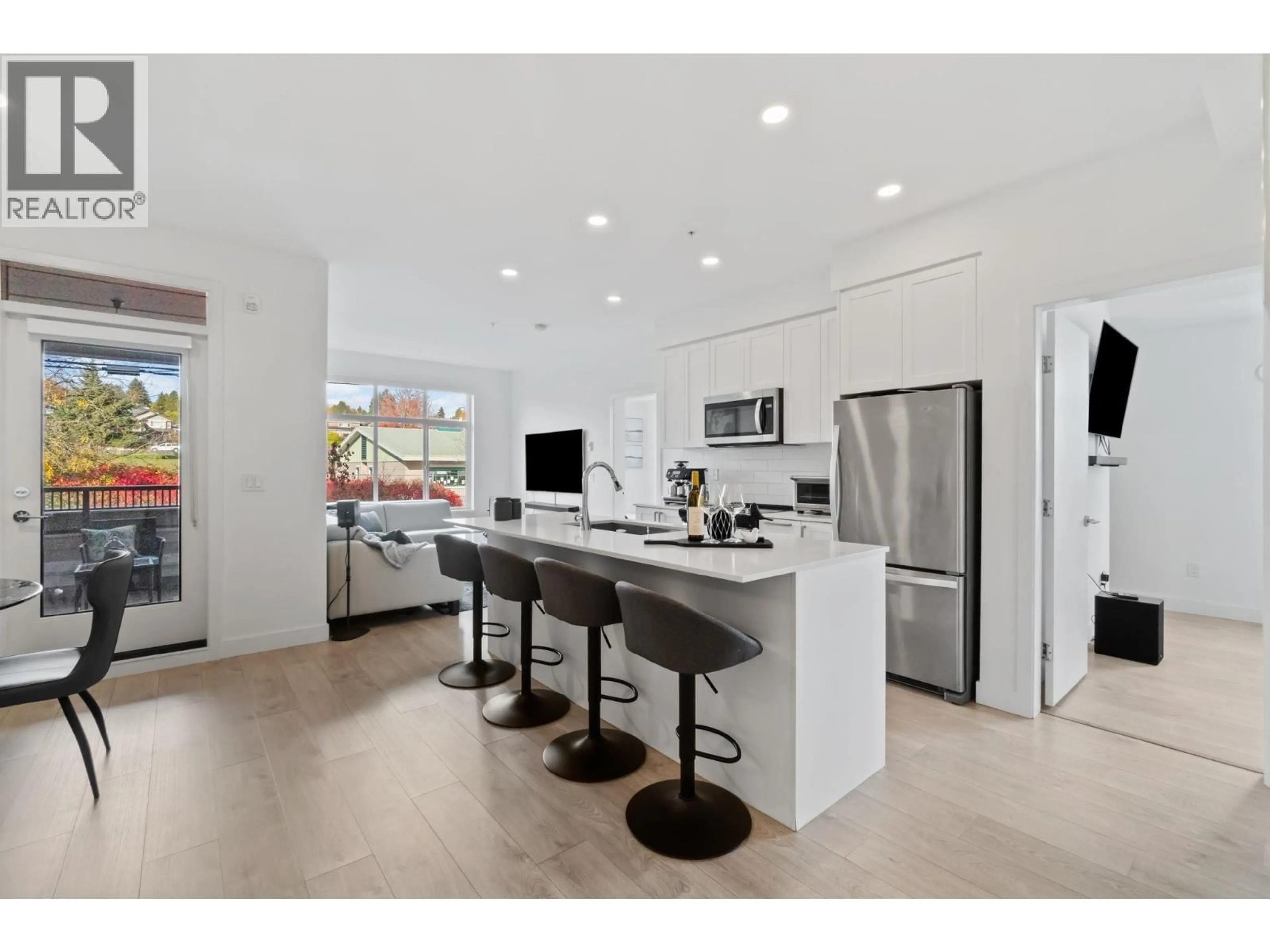 Open concept kitchen, ceramic/tile floor for 301 - 808 GAUTHIER AVENUE, Coquitlam British Columbia V3K0H1