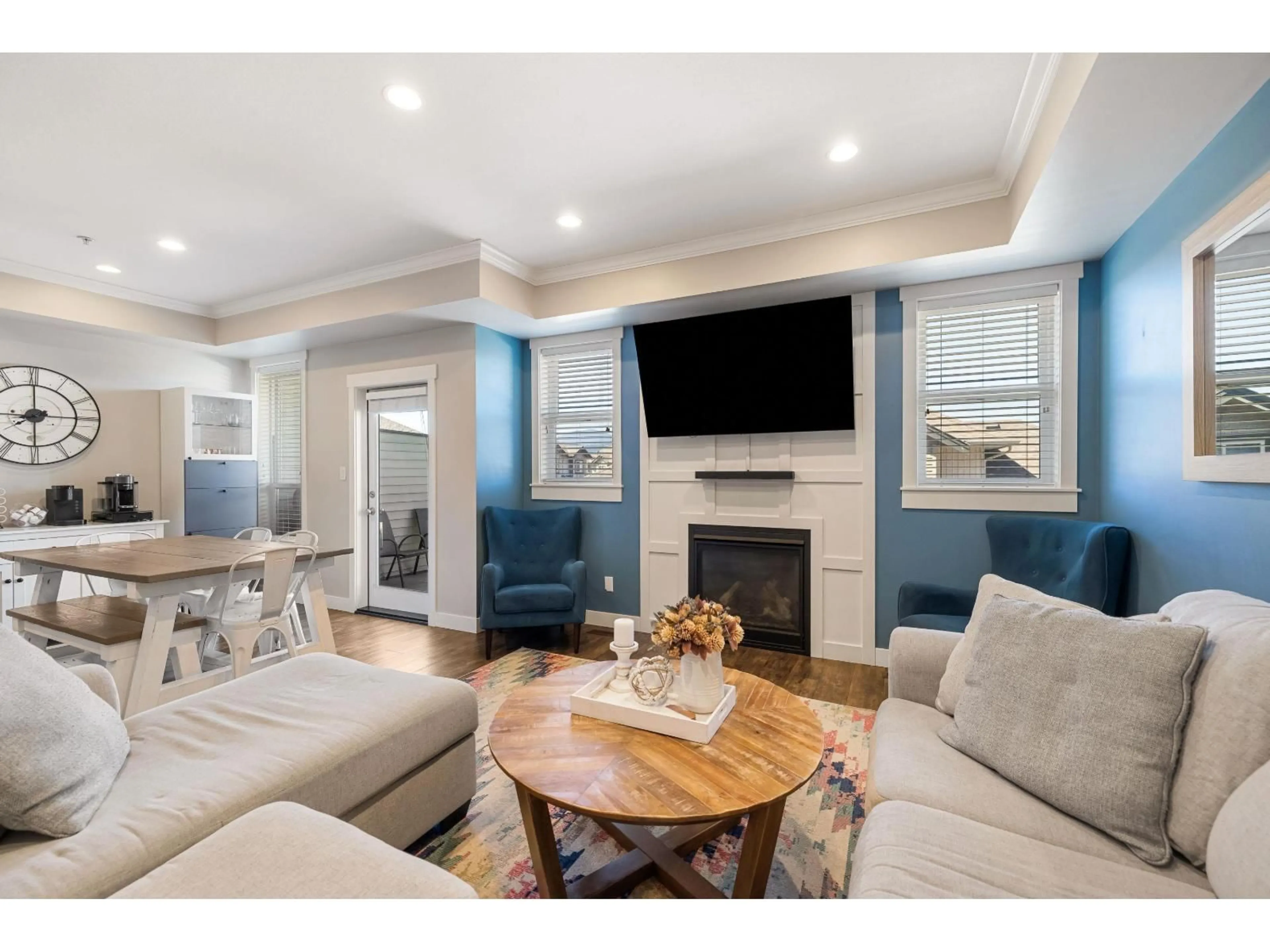 Living room with furniture, unknown for 5 - 6491 VEDDER ROAD, Chilliwack British Columbia V2R0Y5