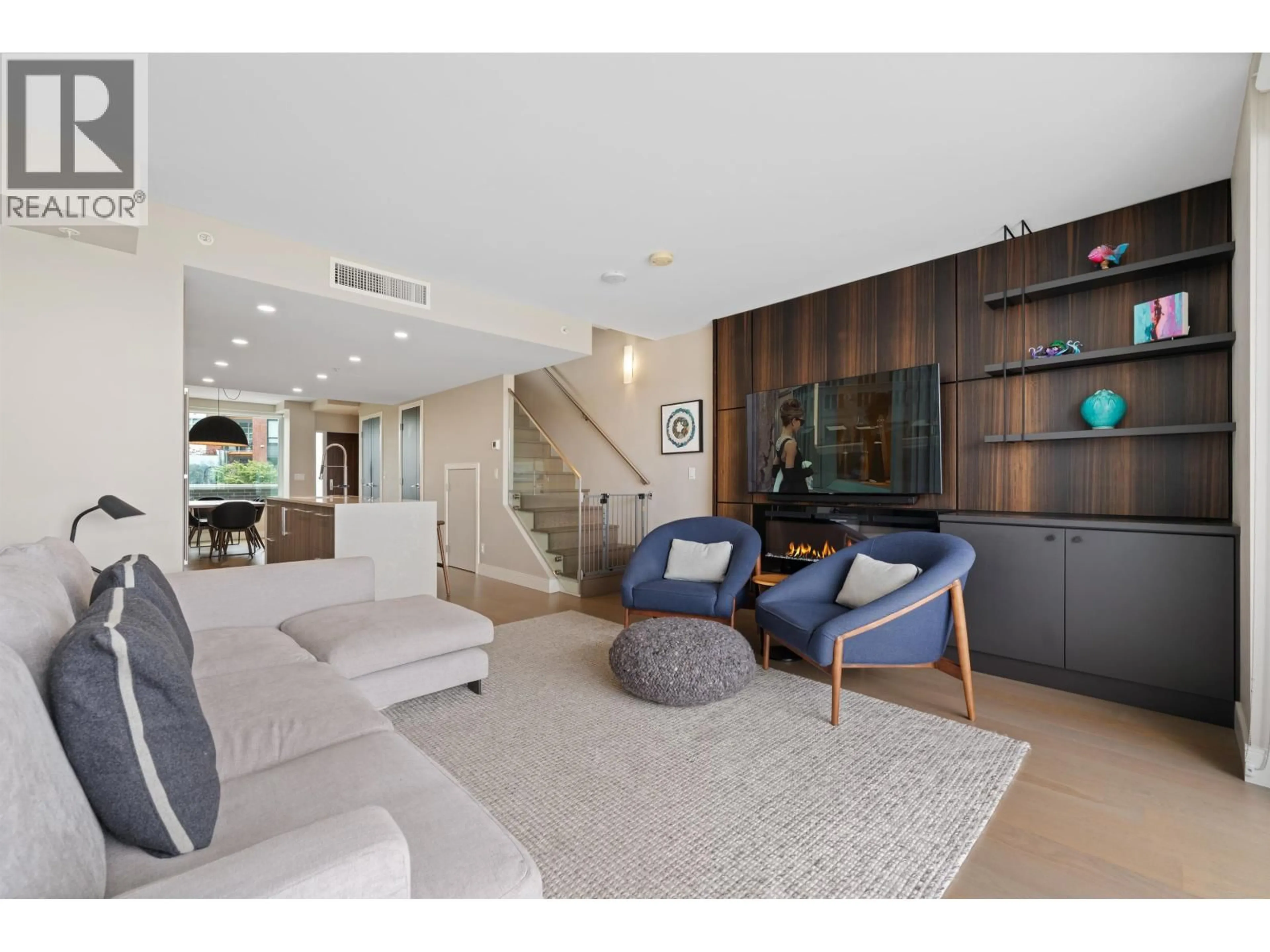 Living room with furniture, unknown for TH210 - 210 SALTER STREET, New Westminster British Columbia V3M0J9