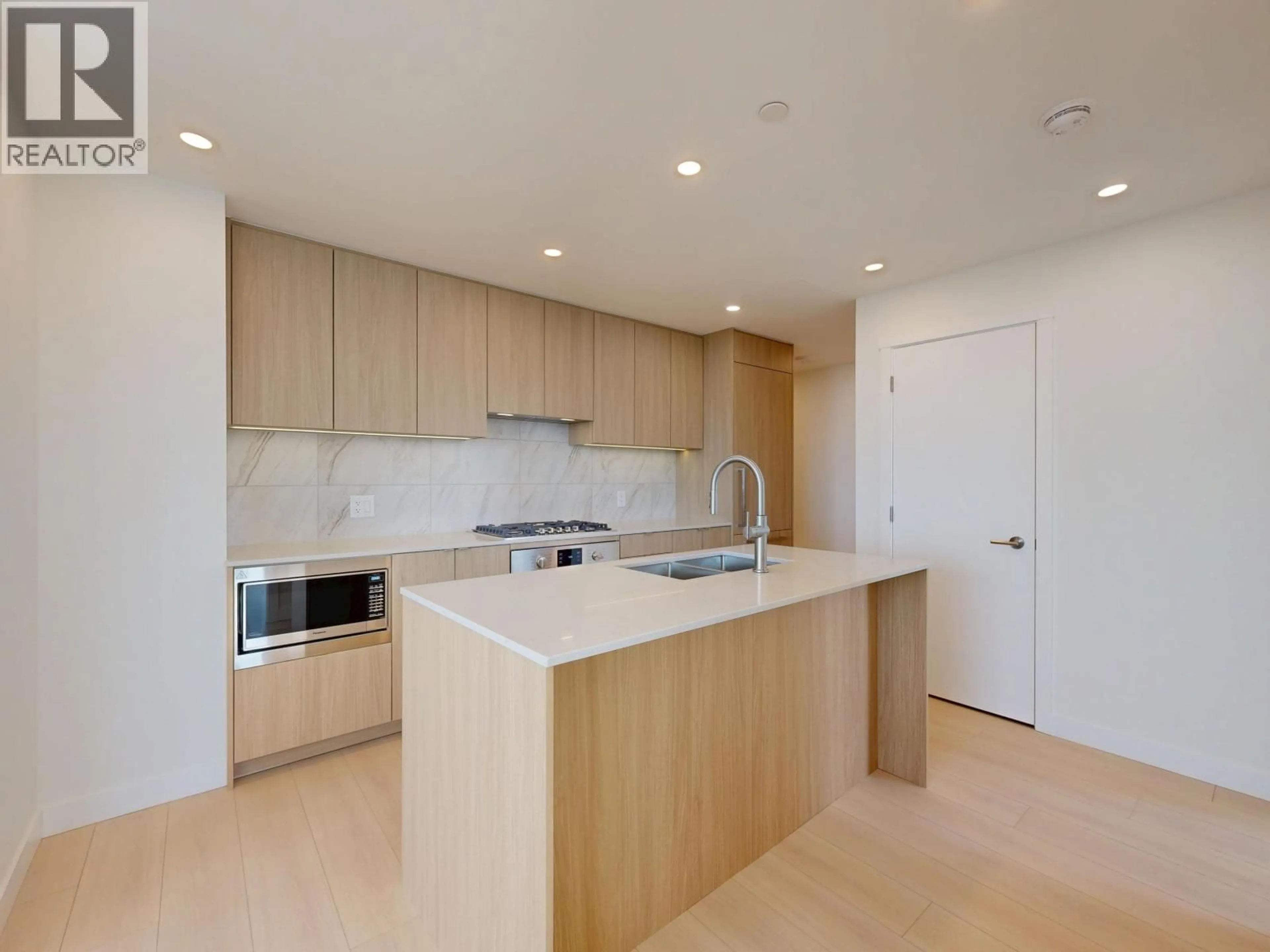 Unknown for 902 - 626 CLAREMONT STREET, Coquitlam British Columbia V3J3T4