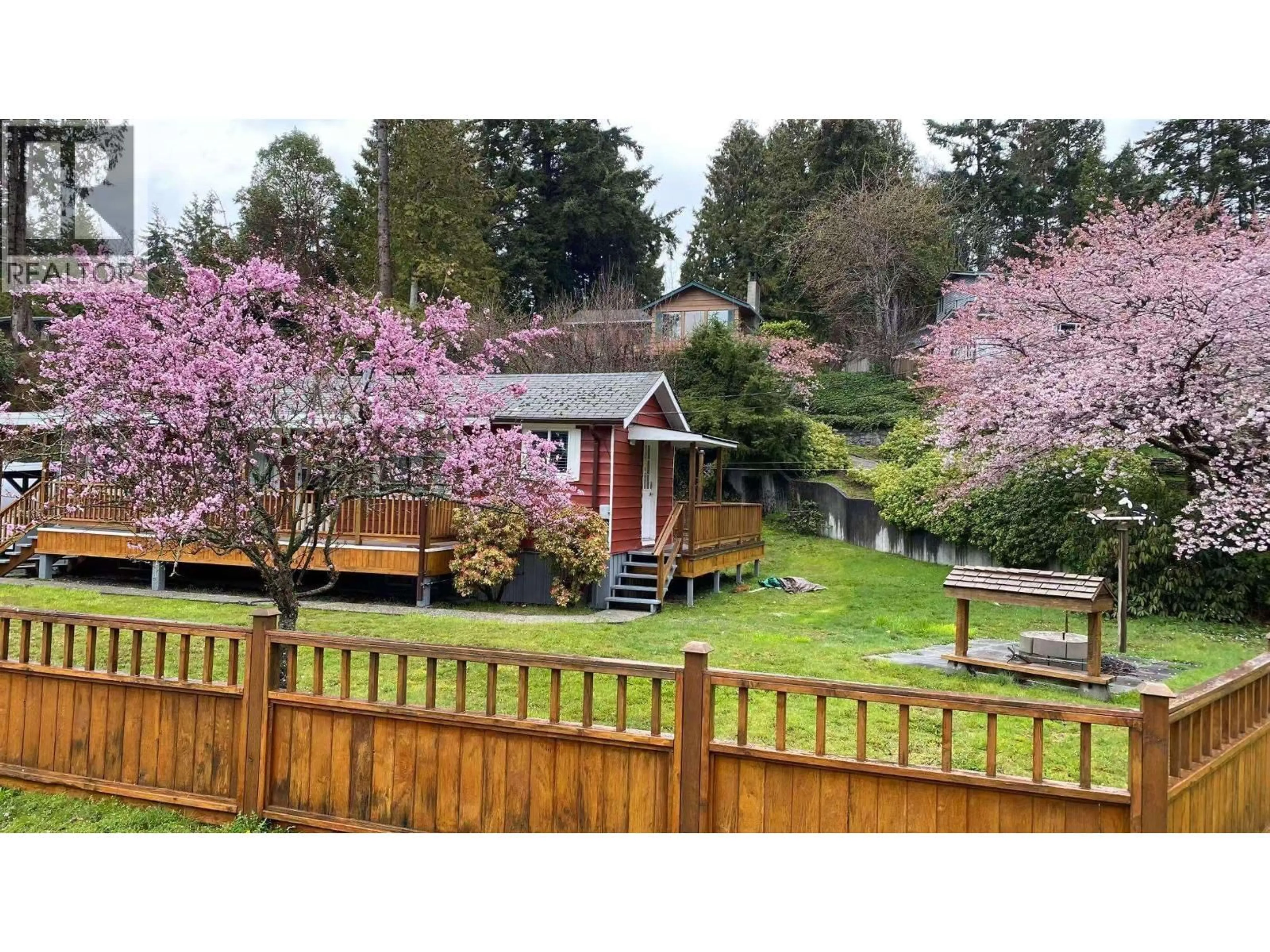 A pic from outside/outdoor area/front of a property/back of a property/a pic from drone, unknown for 4598 WHITAKER ROAD, Sechelt British Columbia V7Z0E4