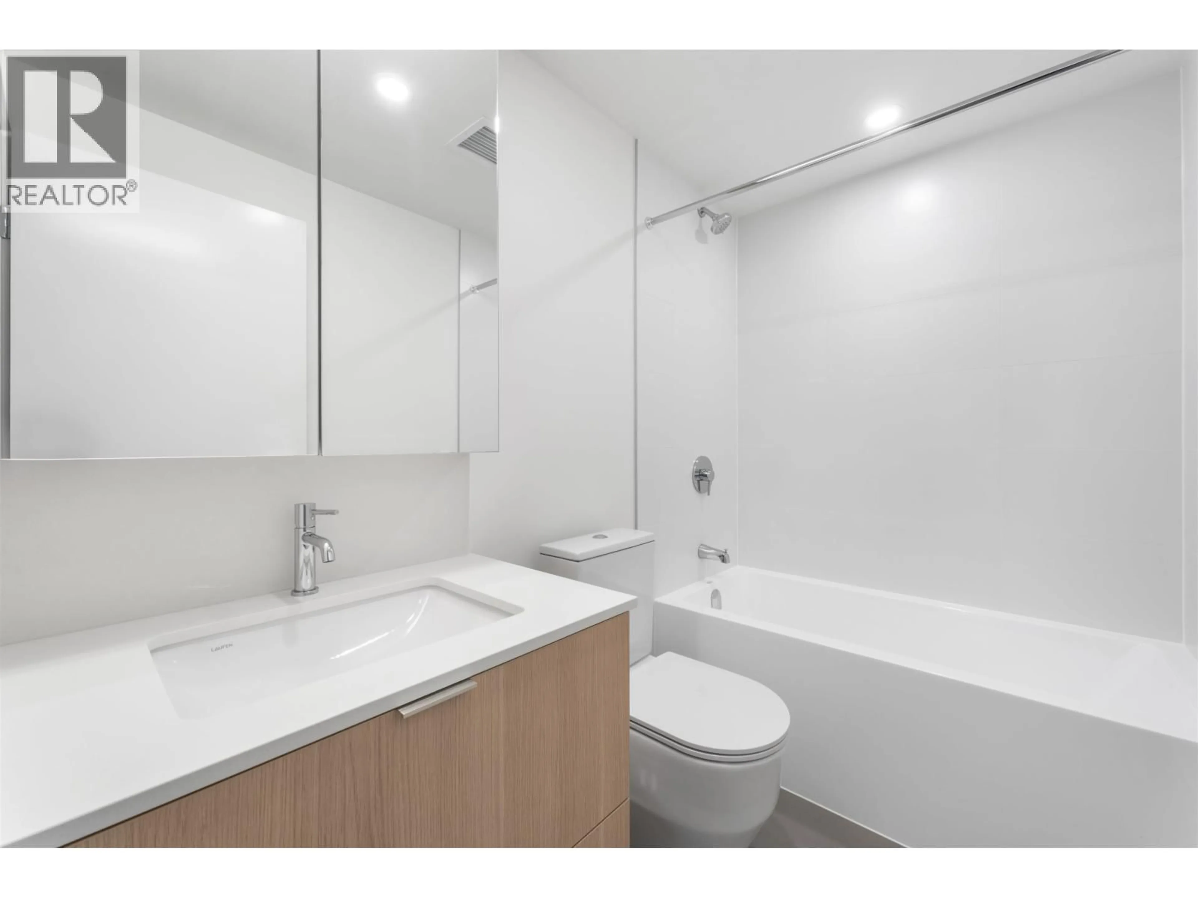 Standard bathroom, unknown for 2808 - 308 ALDERSON AVENUE, Coquitlam British Columbia V3K0J2