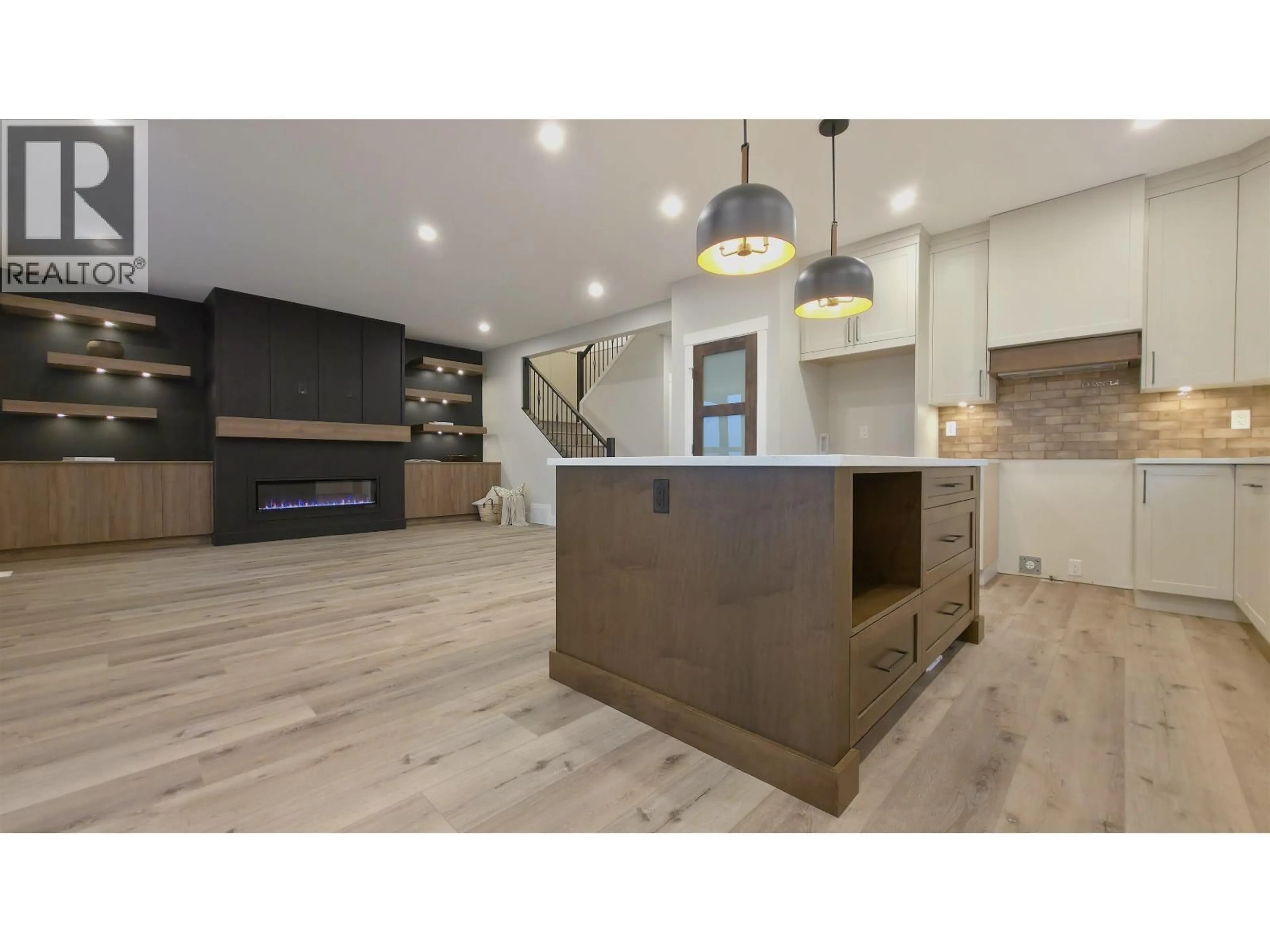 Open concept kitchen, unknown for 4136 MUNRO WAY, Prince George British Columbia V2N0K1