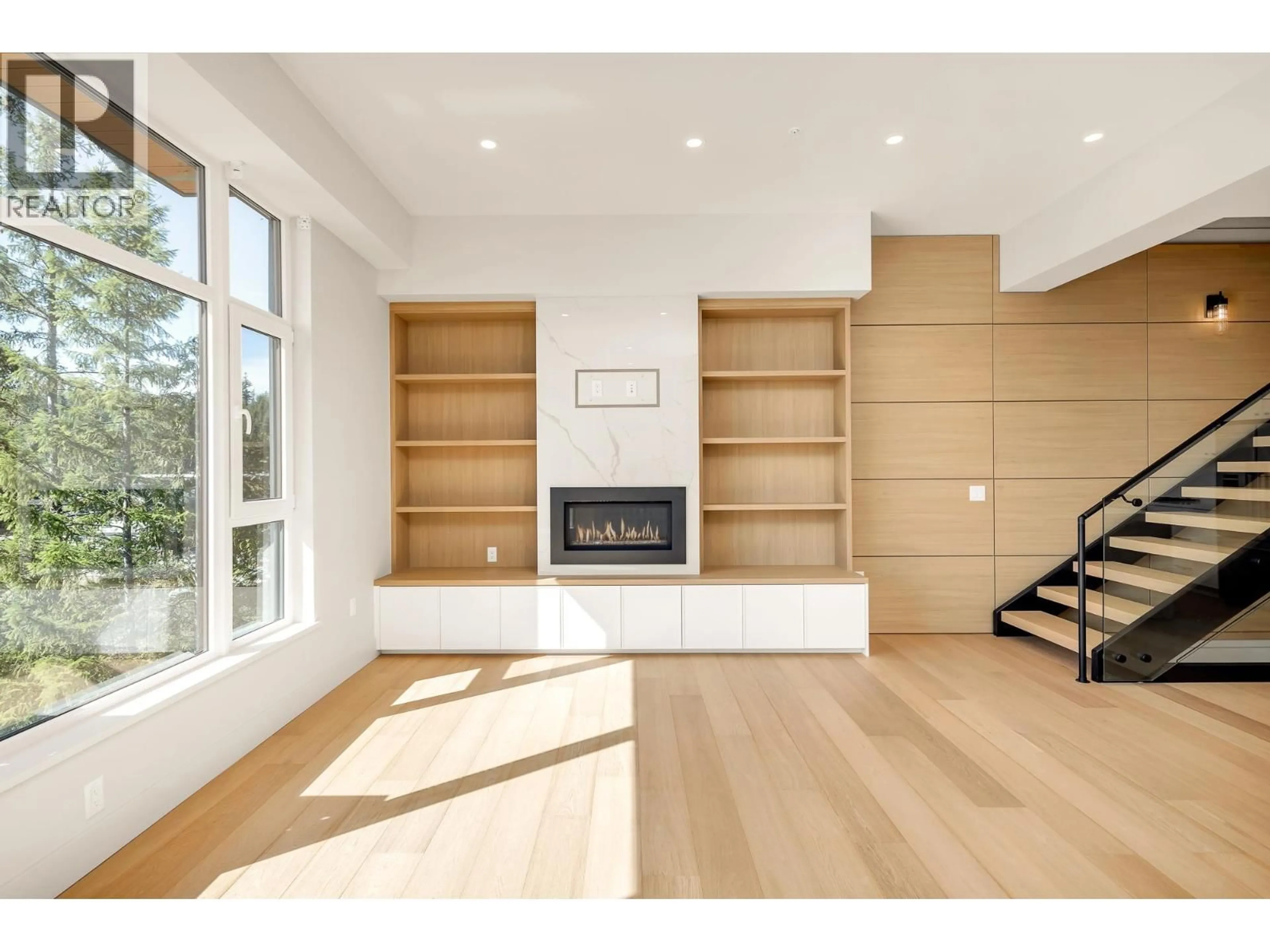 Unknown for 15 - 3407 MAMQUAM ROAD, Squamish British Columbia V8B1E4