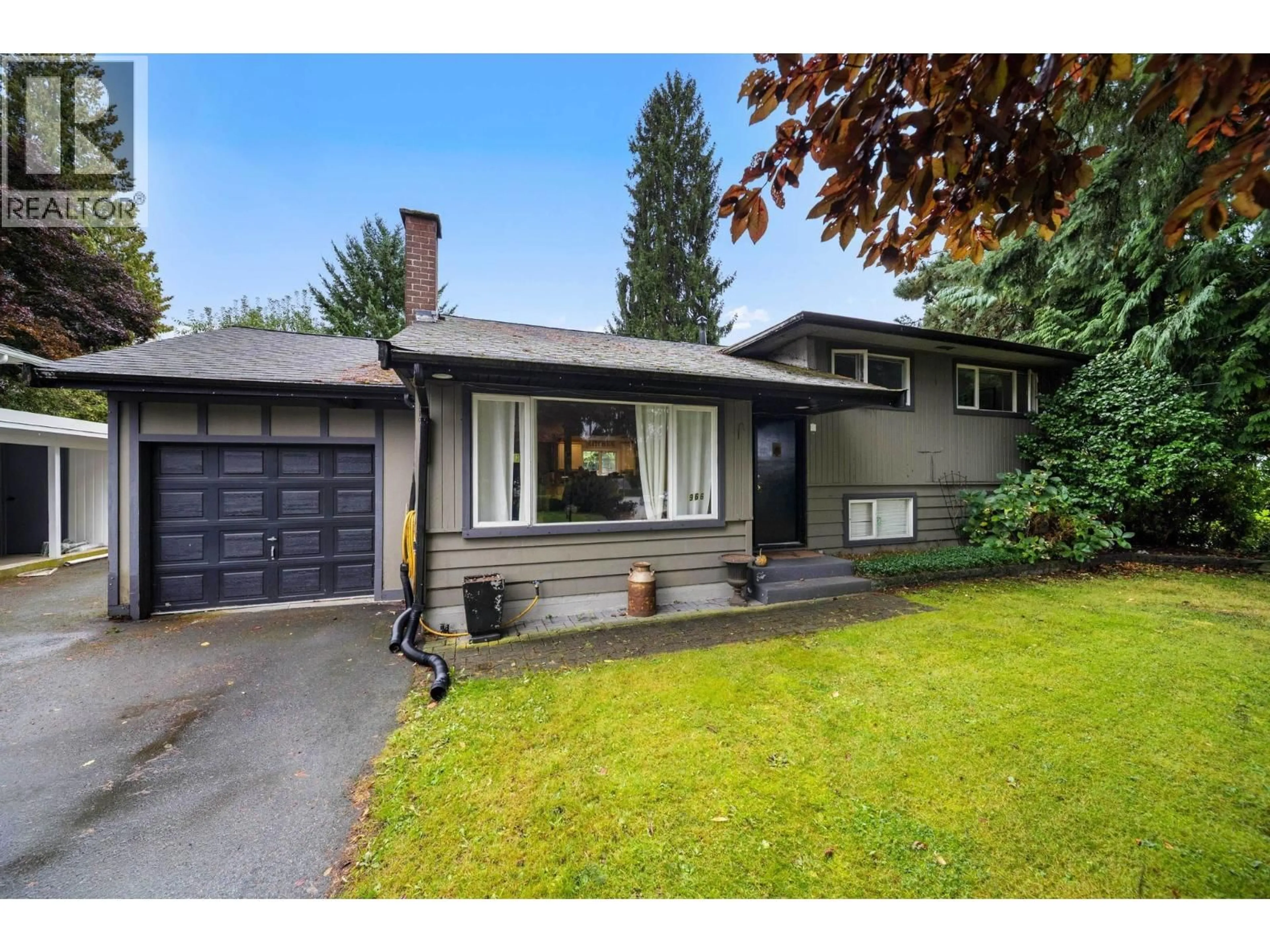 Home with vinyl exterior material, street for 966 DUNDONALD DRIVE, Port Moody British Columbia V3H1B7