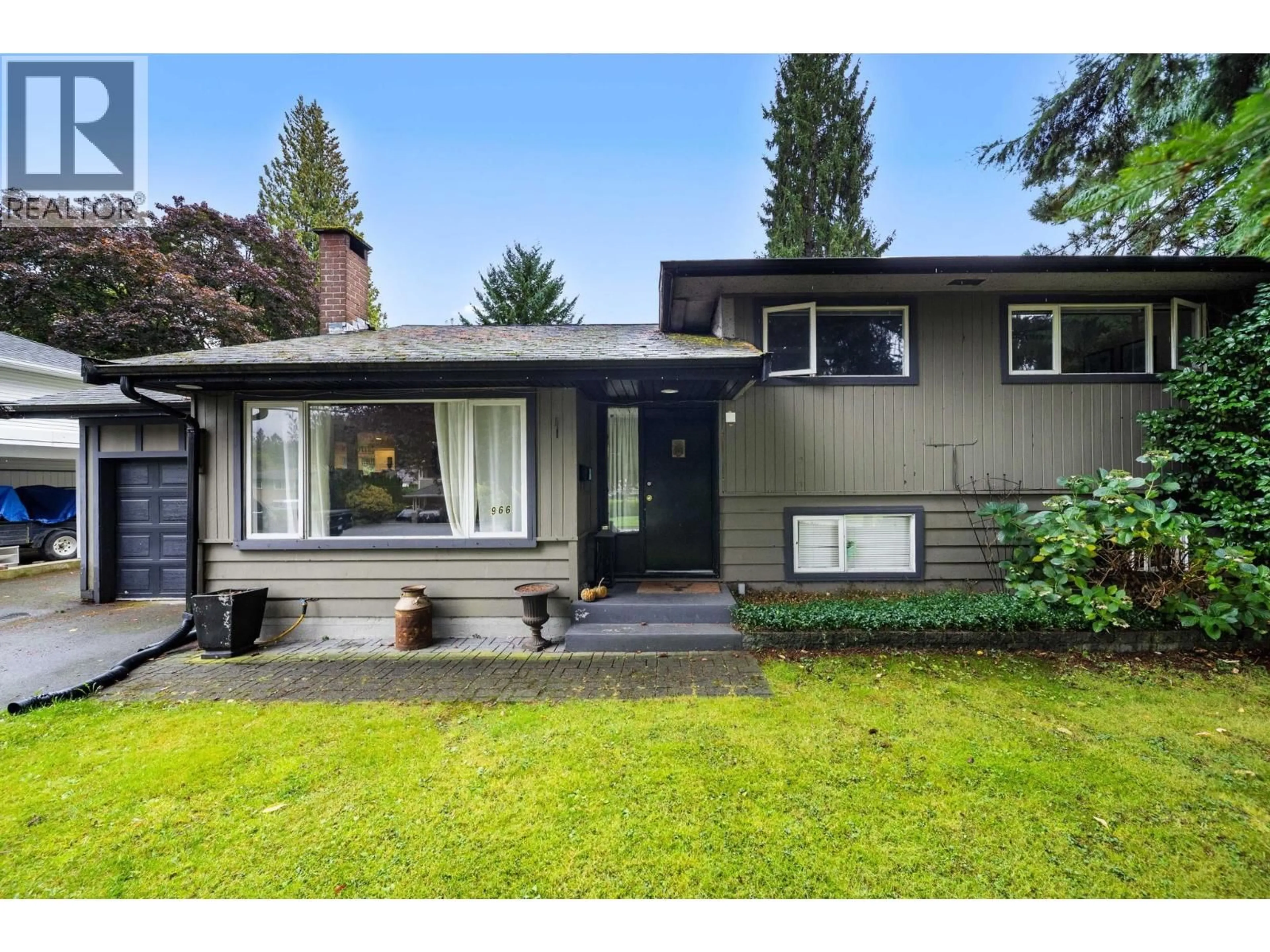 Home with vinyl exterior material, street for 966 DUNDONALD DRIVE, Port Moody British Columbia V3H1B7