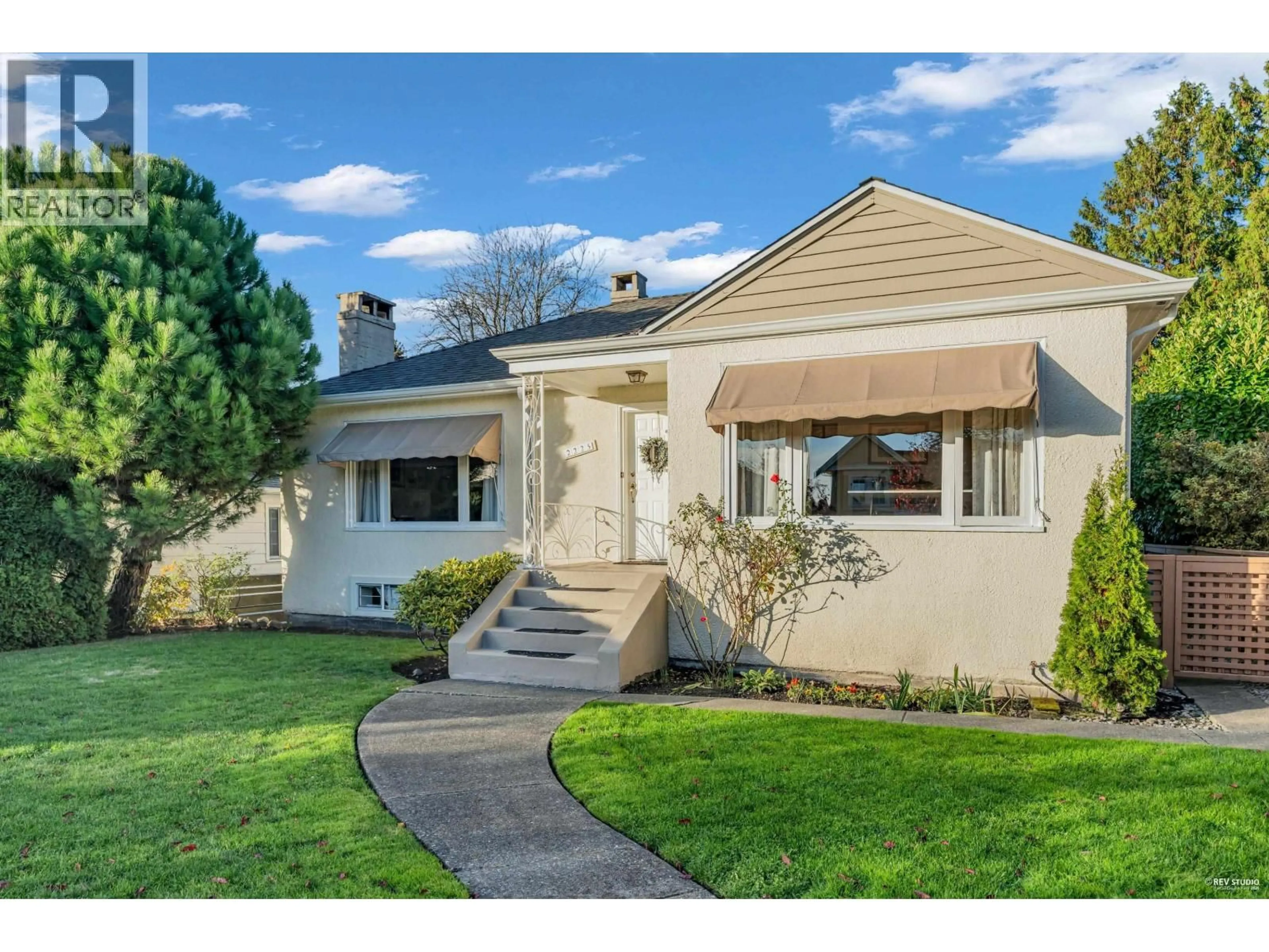 Home with vinyl exterior material, street for 2225 22ND AVENUE, Vancouver British Columbia V6L1L6