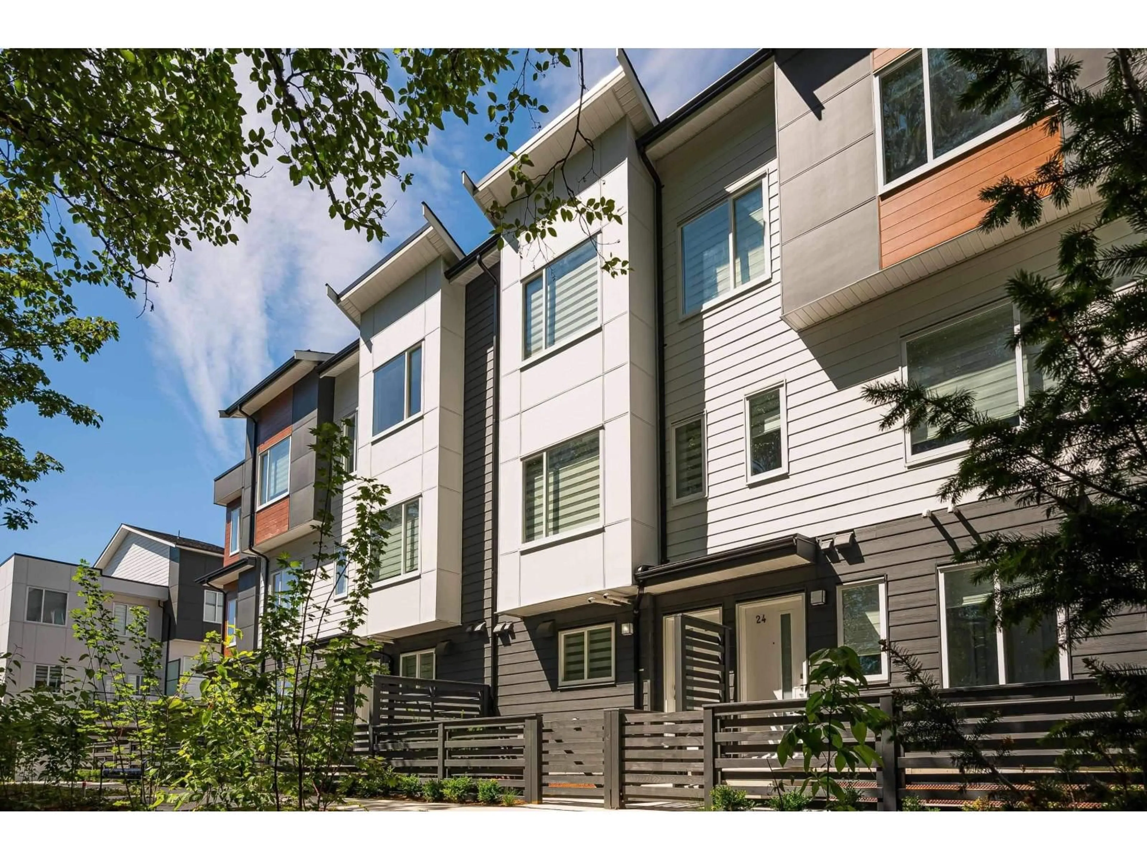 Unknown for 37 - 9652 162A STREET, Surrey British Columbia V4N2E4