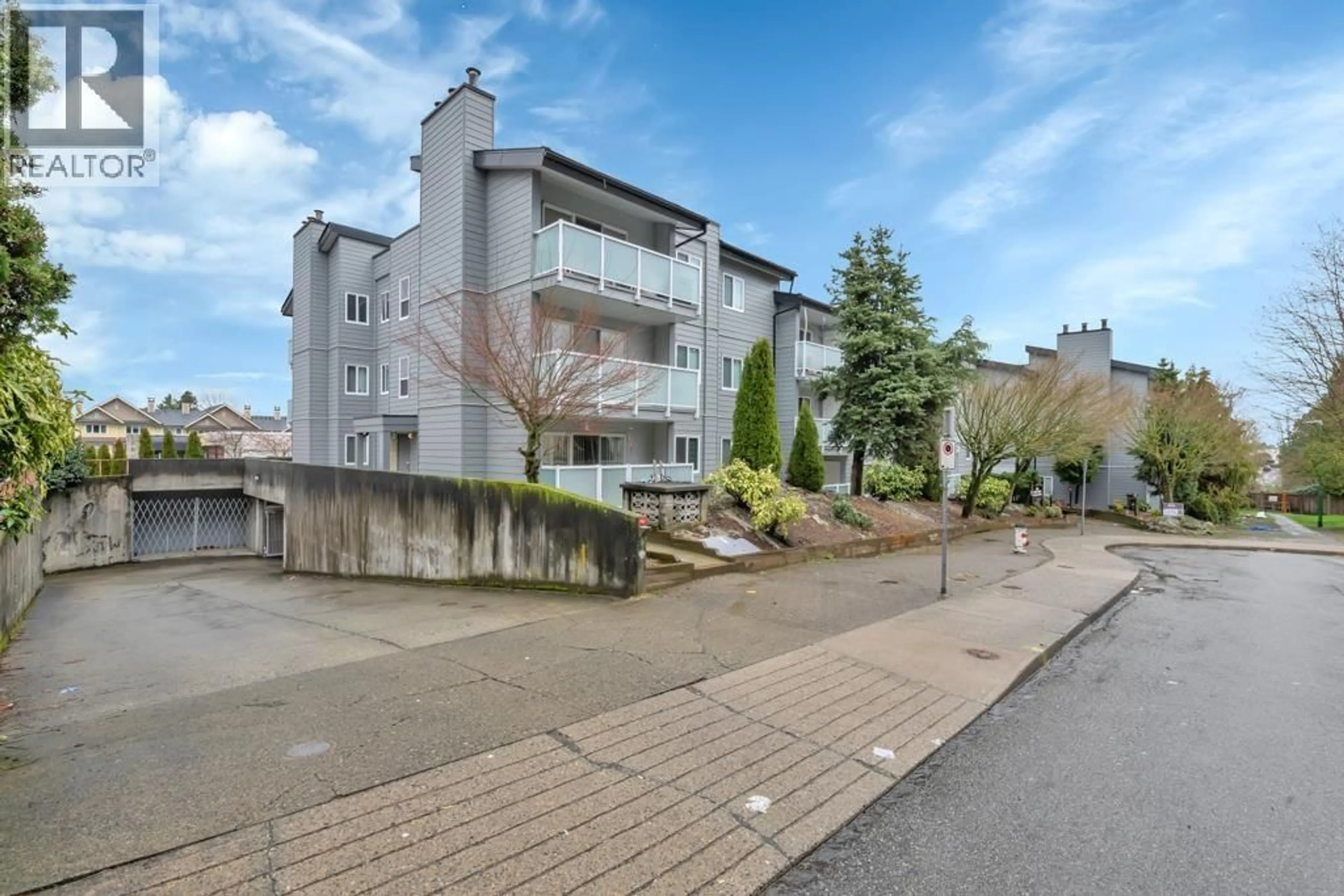 Patio, street for 109 - 3883 LAUREL STREET, Burnaby British Columbia V5G4M8