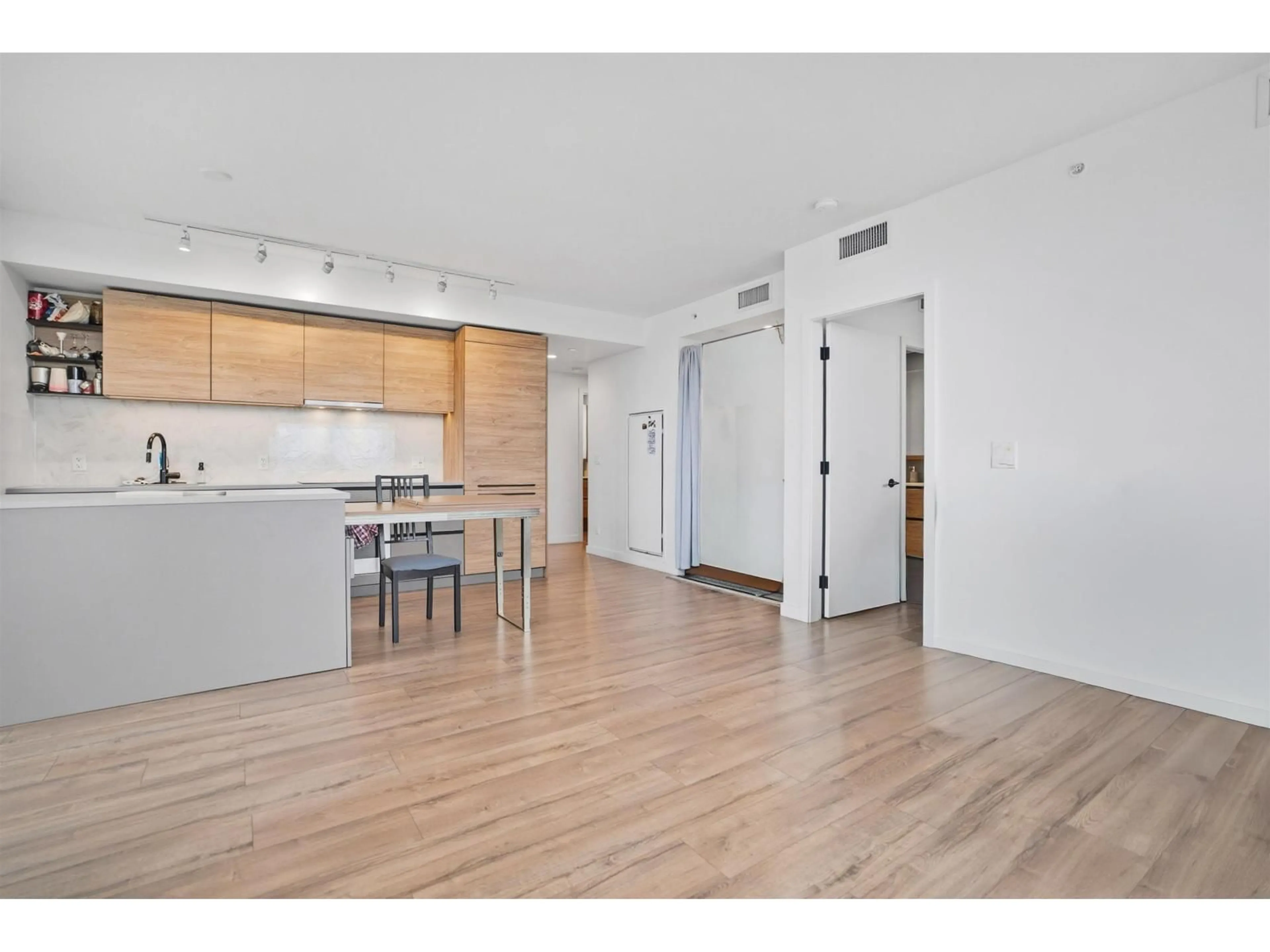 A pic of a room for 2602 - 10448 UNIVERSITY DRIVE, Surrey British Columbia V3T0S7