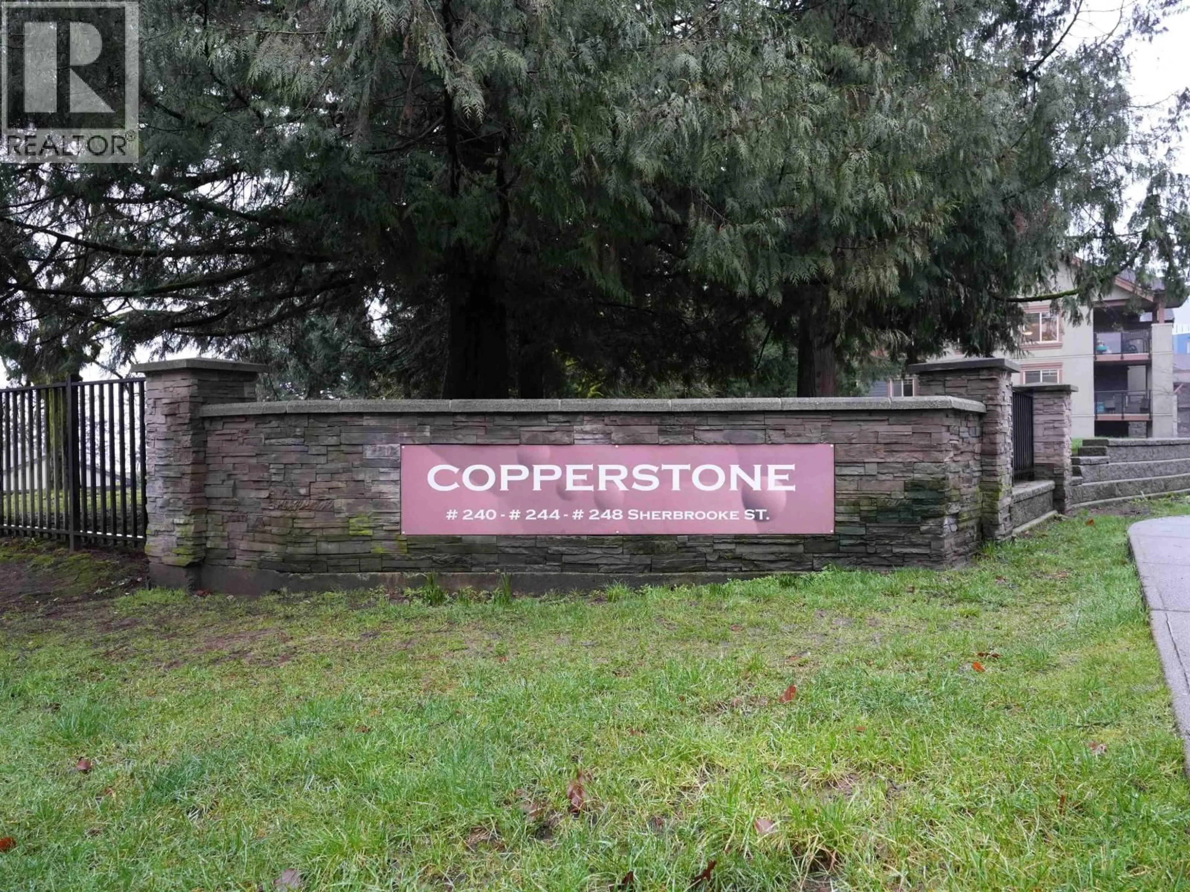 A pic from outside/outdoor area/front of a property/back of a property/a pic from drone, street for 2105 - 244 SHERBROOKE STREET, New Westminster British Columbia V3L0A3