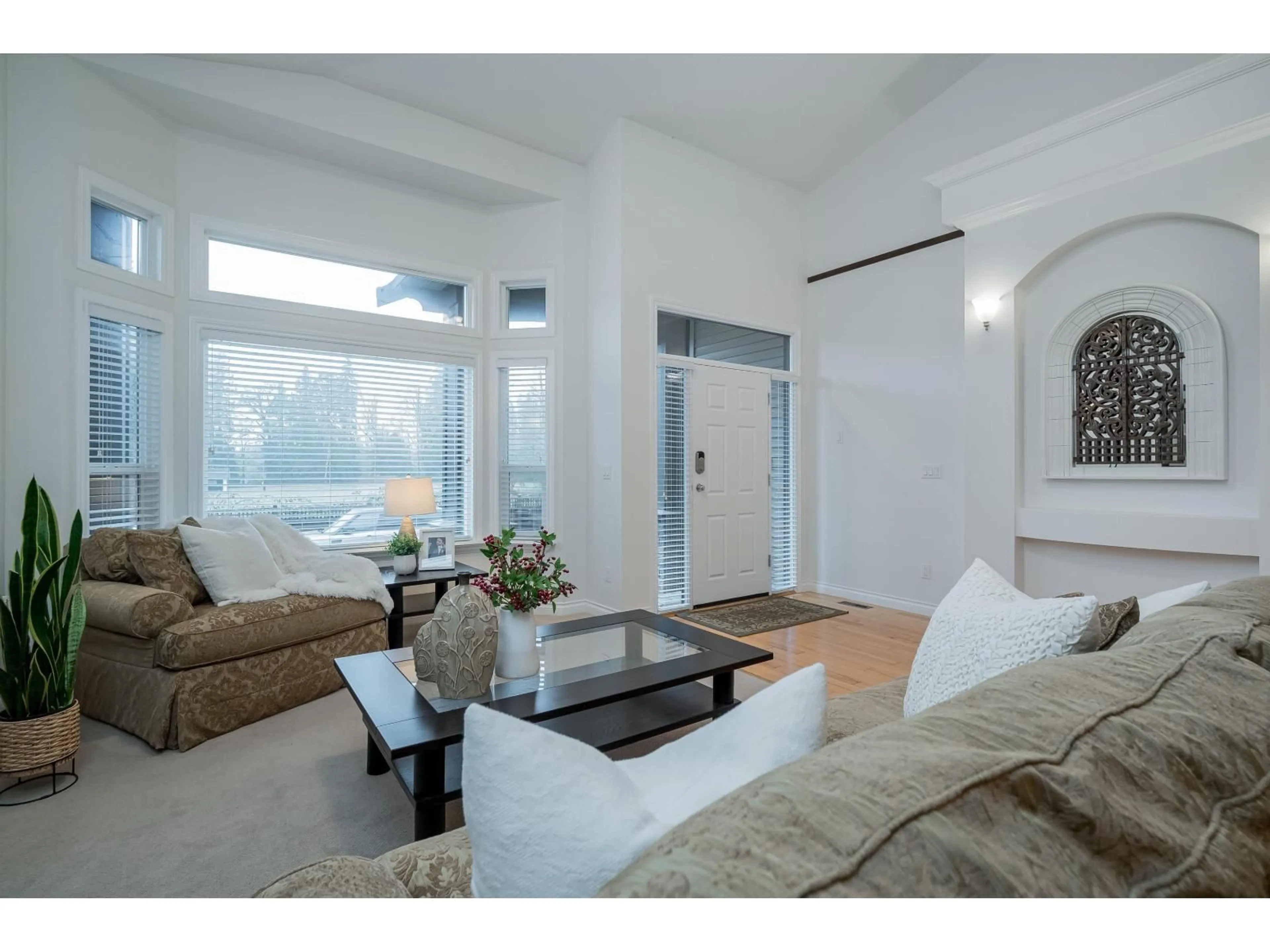 Living room with furniture, unknown for 21650 91 AVENUE, Langley British Columbia V1M4C9