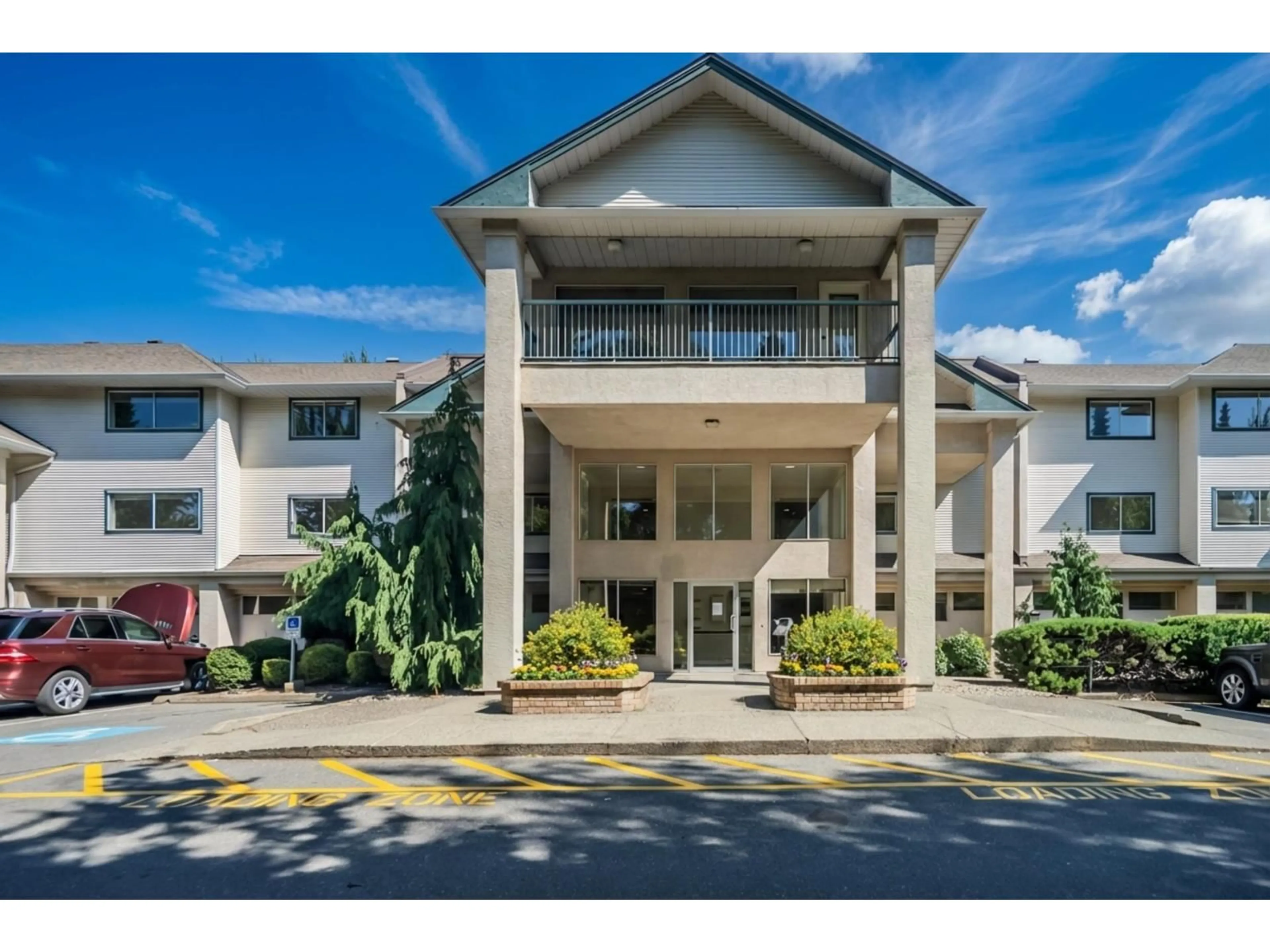 Indoor foyer for 105 - 1755 SALTON ROAD, Abbotsford British Columbia V2S7C5