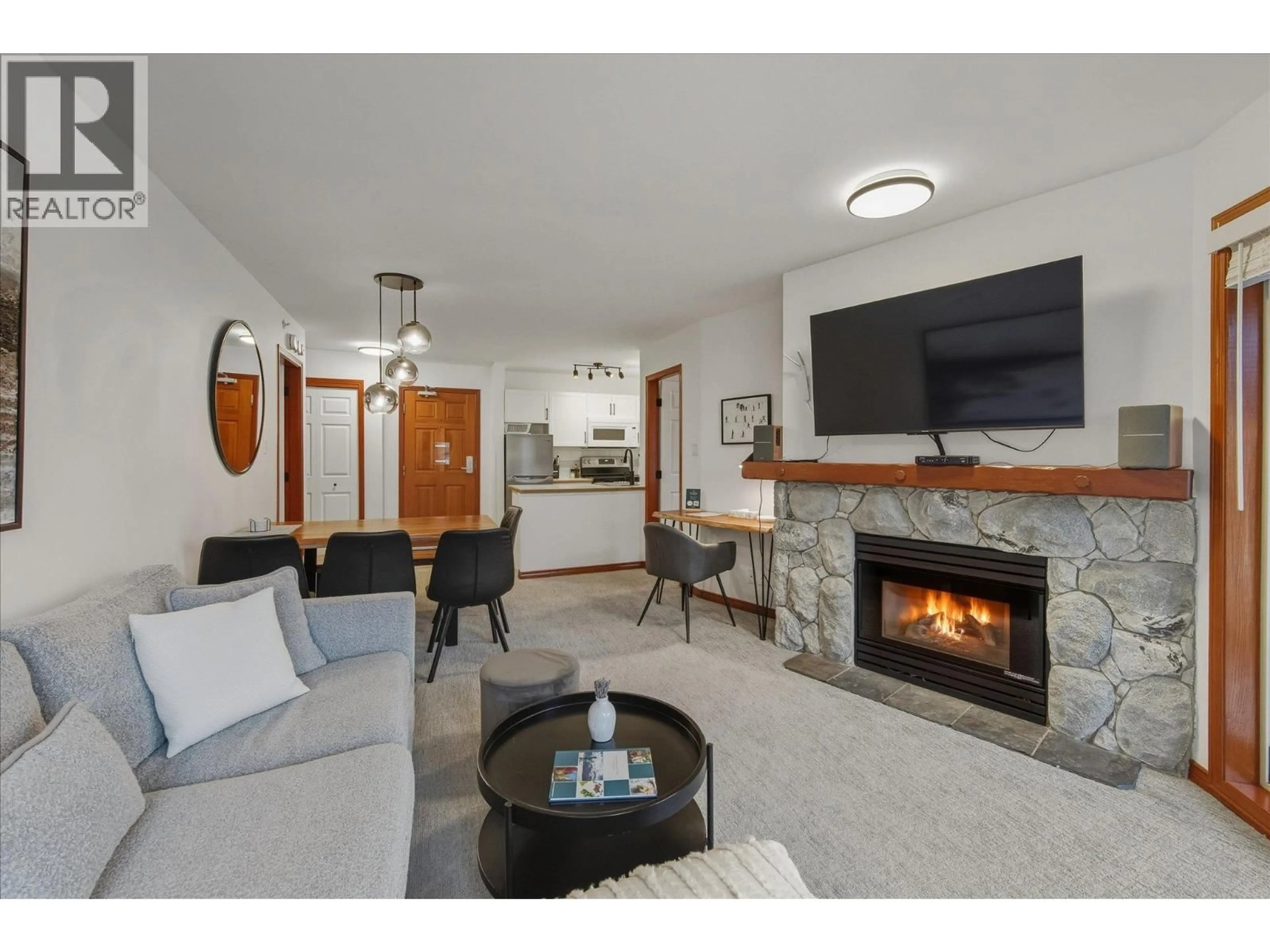 Living room with furniture, unknown for 442 - 4800 SPEARHEAD DRIVE, Whistler British Columbia V8E1G1