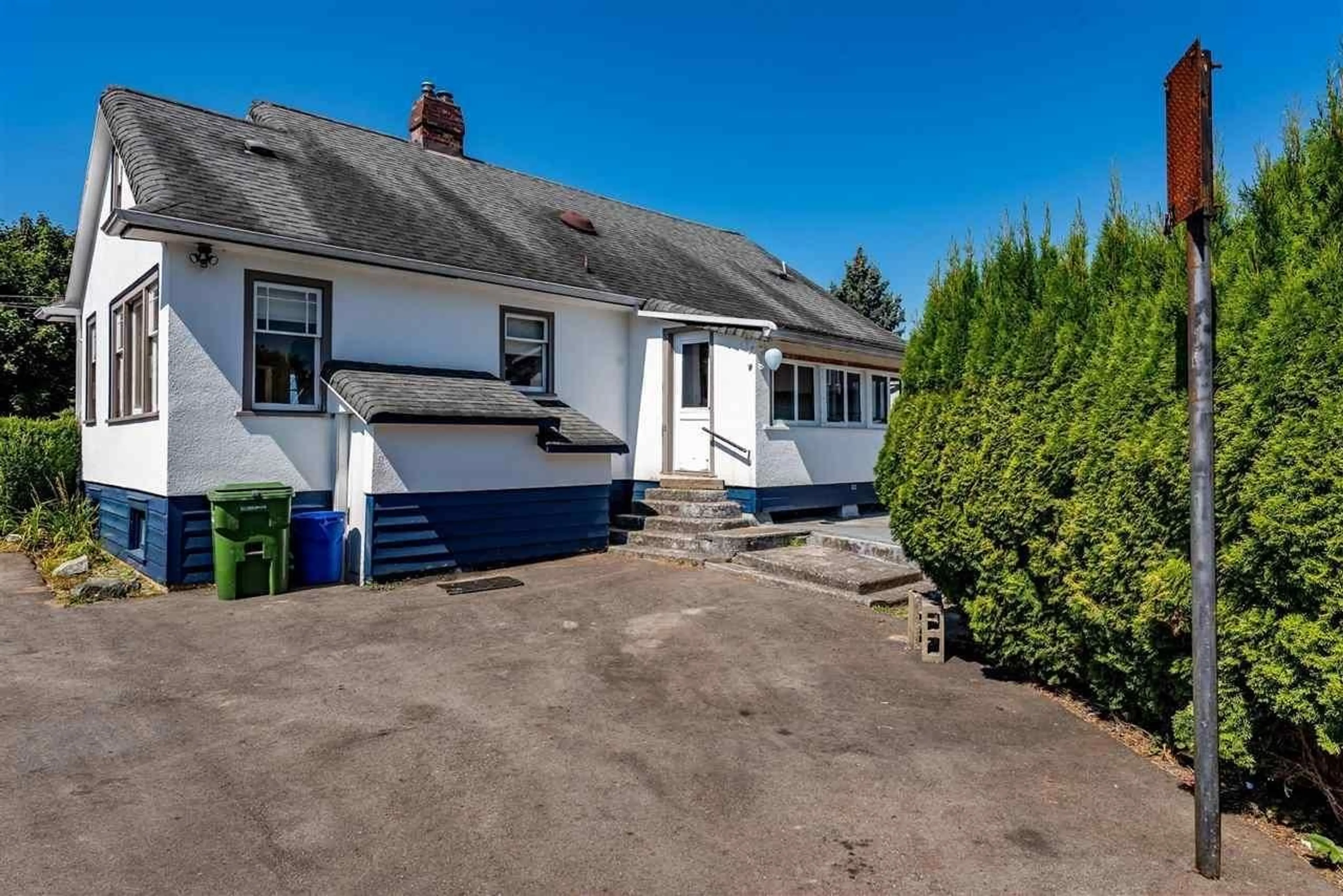 A pic from outside/outdoor area/front of a property/back of a property/a pic from drone, street for 9622 HAZEL STREET, Chilliwack British Columbia V2P5N9