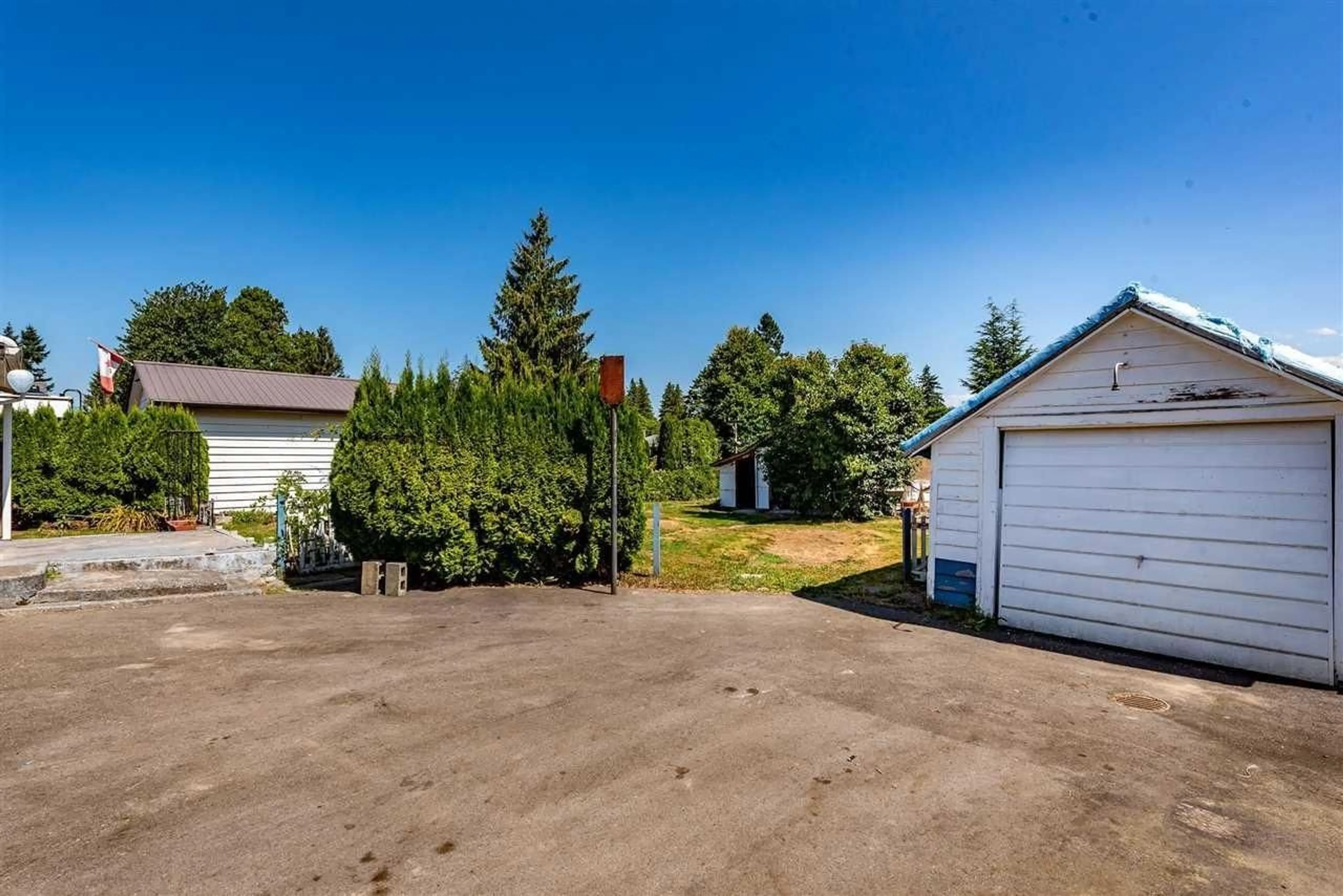 A pic from outside/outdoor area/front of a property/back of a property/a pic from drone, unknown for 9622 HAZEL STREET, Chilliwack British Columbia V2P5N9