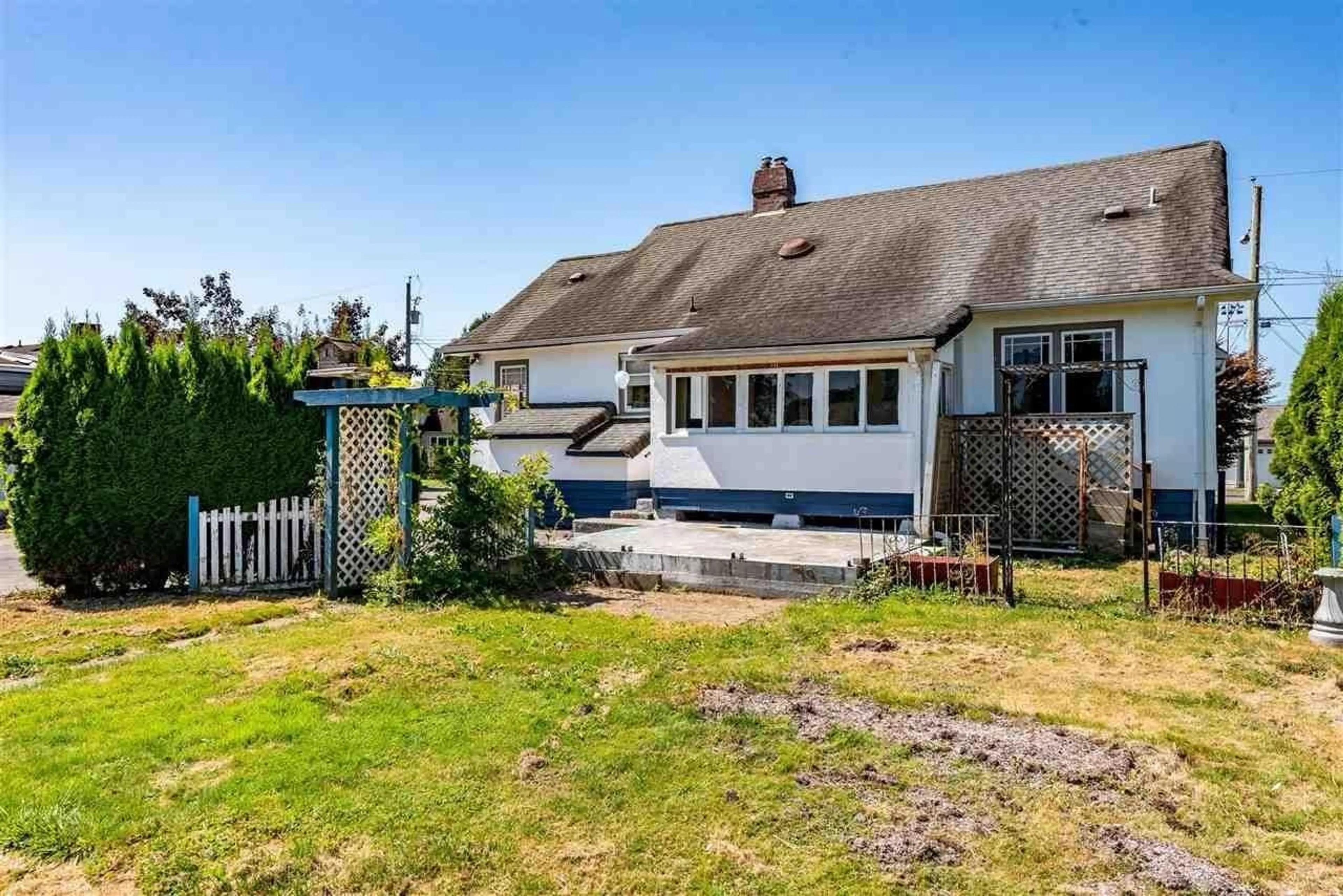 A pic from outside/outdoor area/front of a property/back of a property/a pic from drone, street for 9622 HAZEL STREET, Chilliwack British Columbia V2P5N9