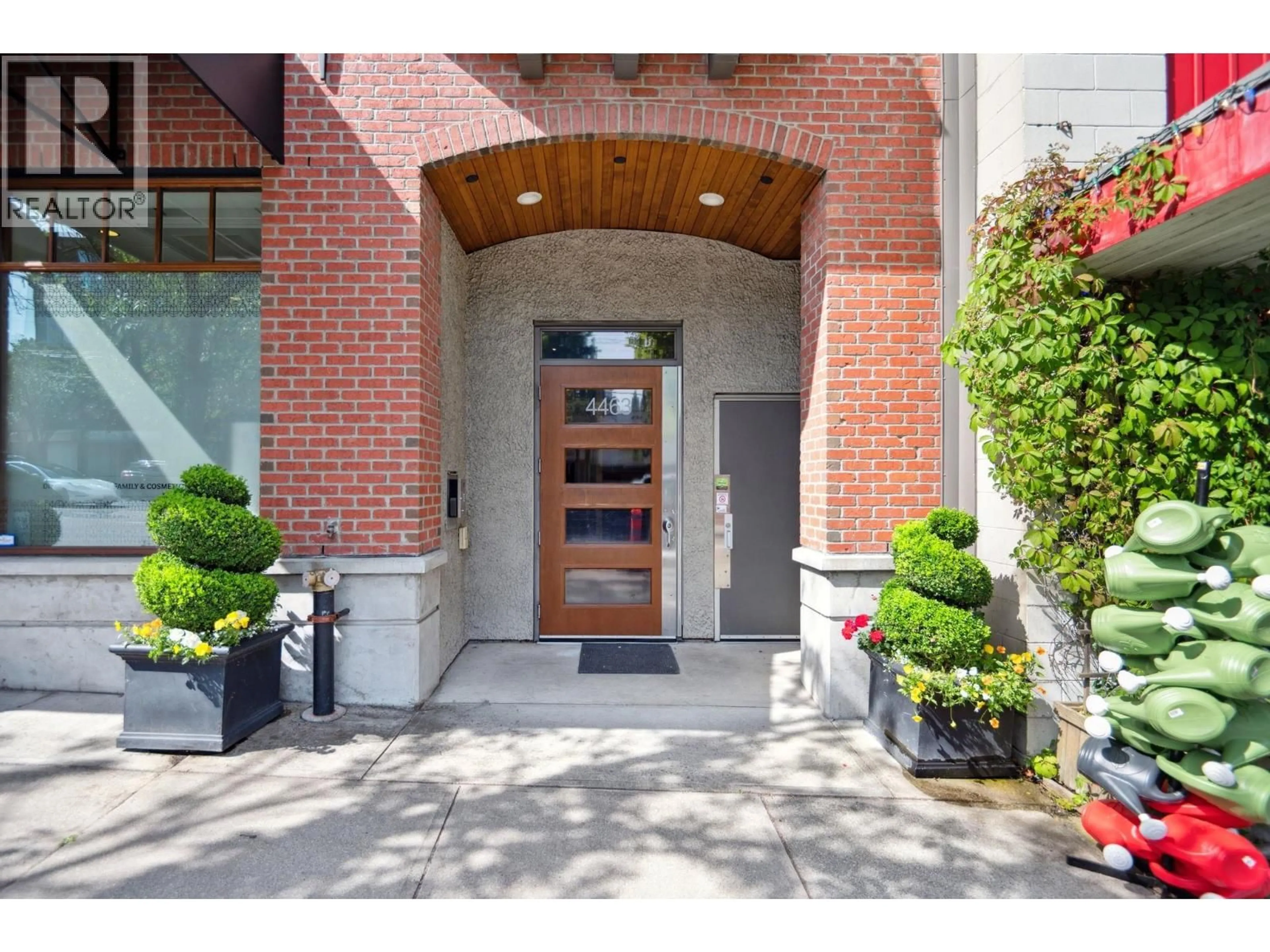 Indoor entryway for 306 - 4463 10TH AVENUE, Vancouver British Columbia V6R2H8
