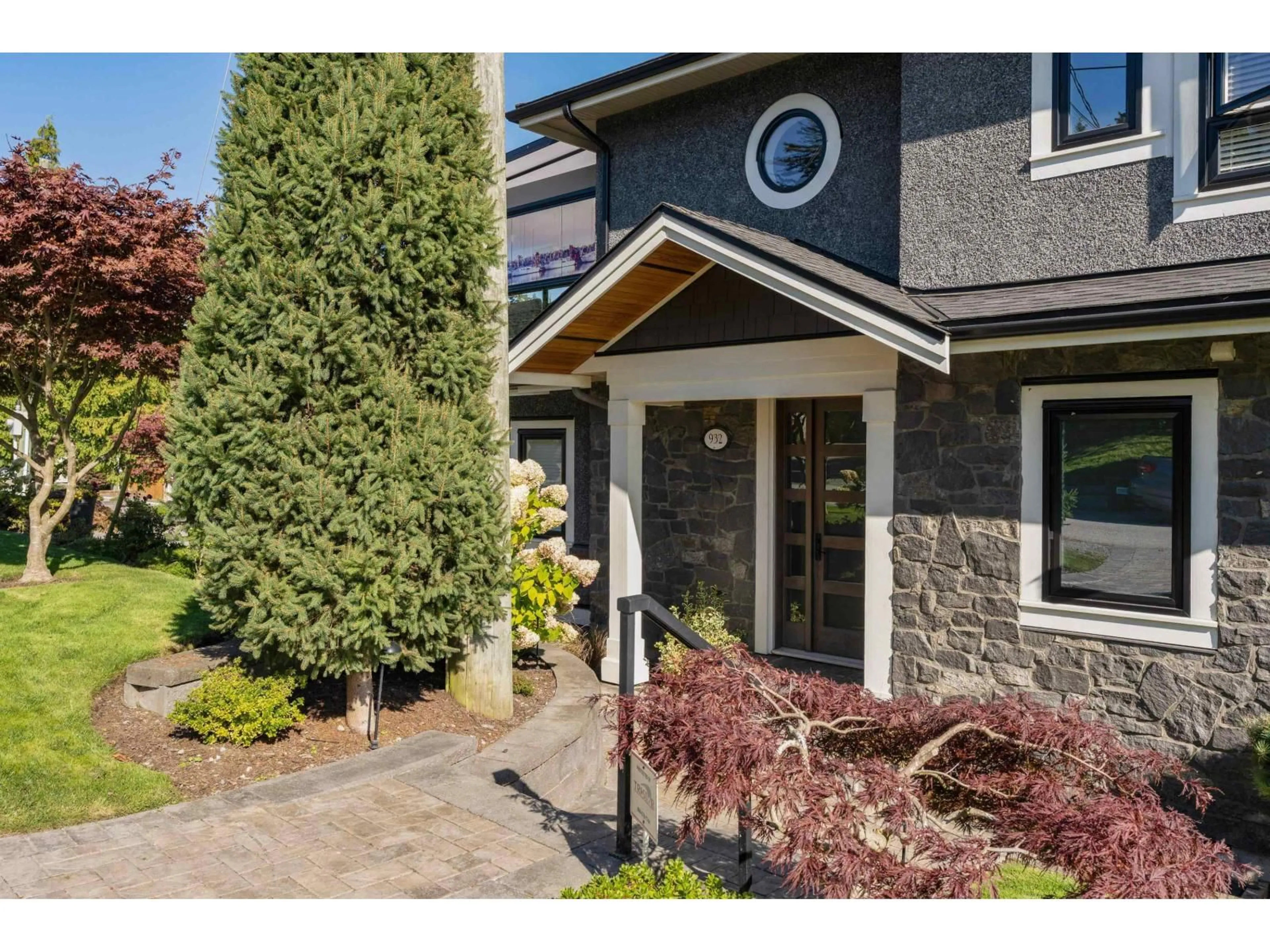 Home with brick exterior material, street for 932 ASH STREET, White Rock British Columbia V4B4K1
