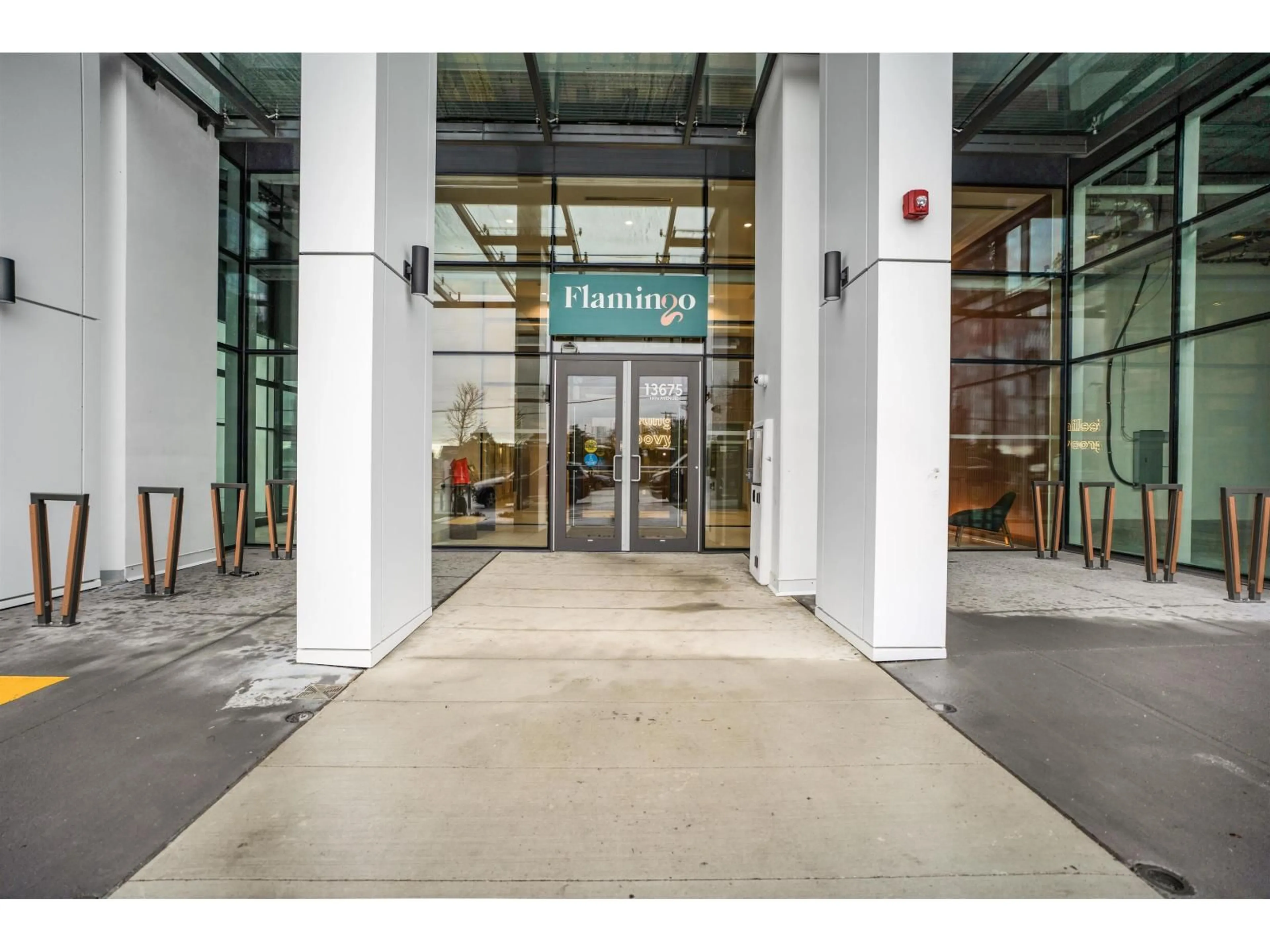 Indoor foyer for 2901 - 13675 107A AVENUE, Surrey British Columbia V3T0X2