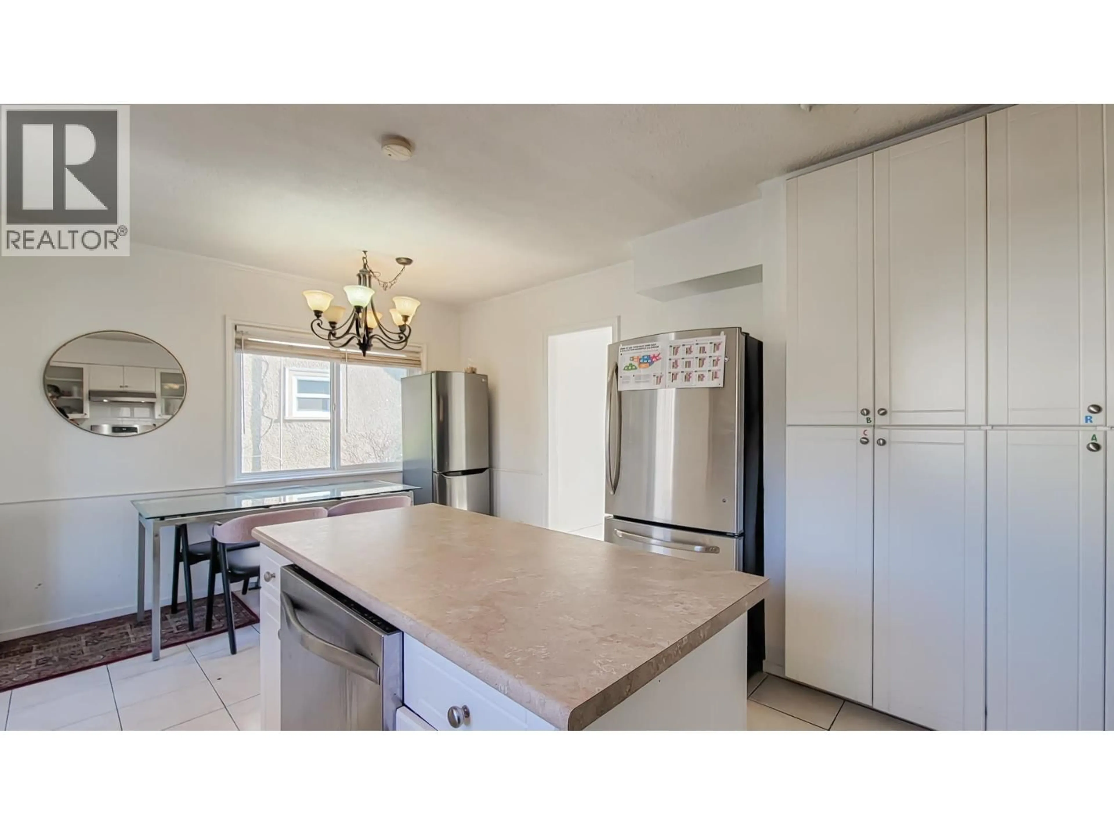 Open concept kitchen, unknown for 1515 EIGHTH AVENUE, New Westminster British Columbia V3M2S5