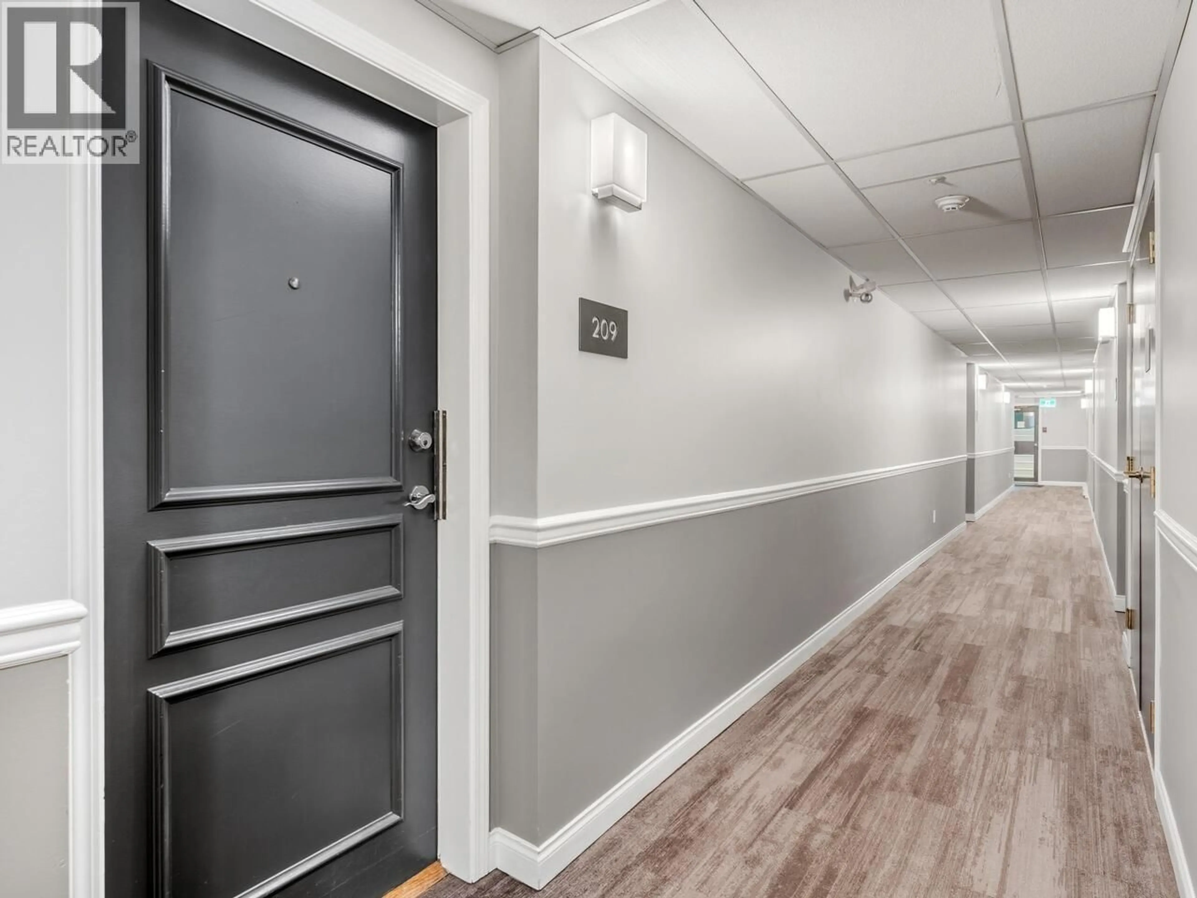 Indoor foyer for 209 - 3480 MAIN STREET, Vancouver British Columbia V5V3N2