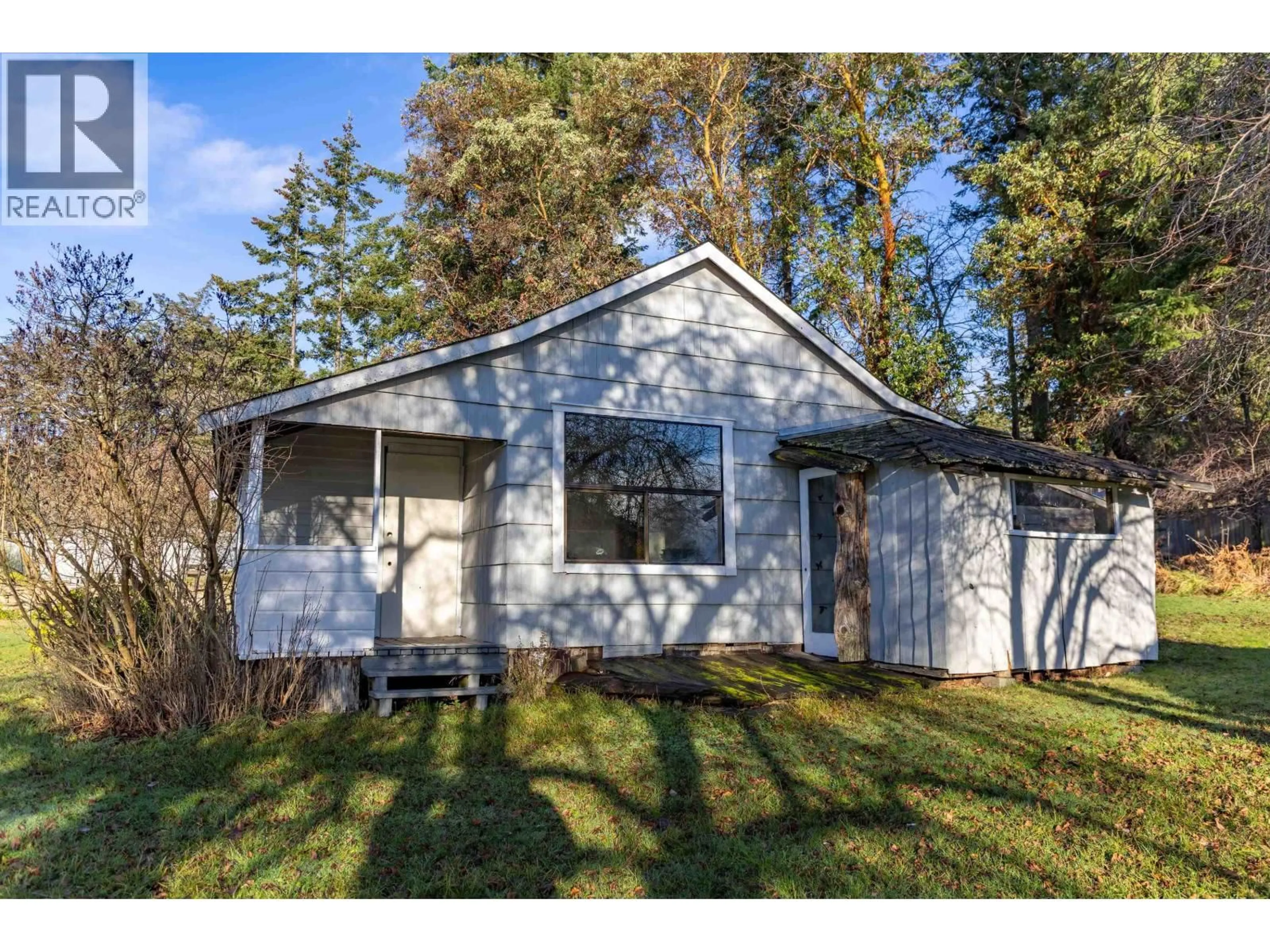 Home with vinyl exterior material, unknown for 73 MADRONA ROAD, Galiano Island British Columbia V0N1P0