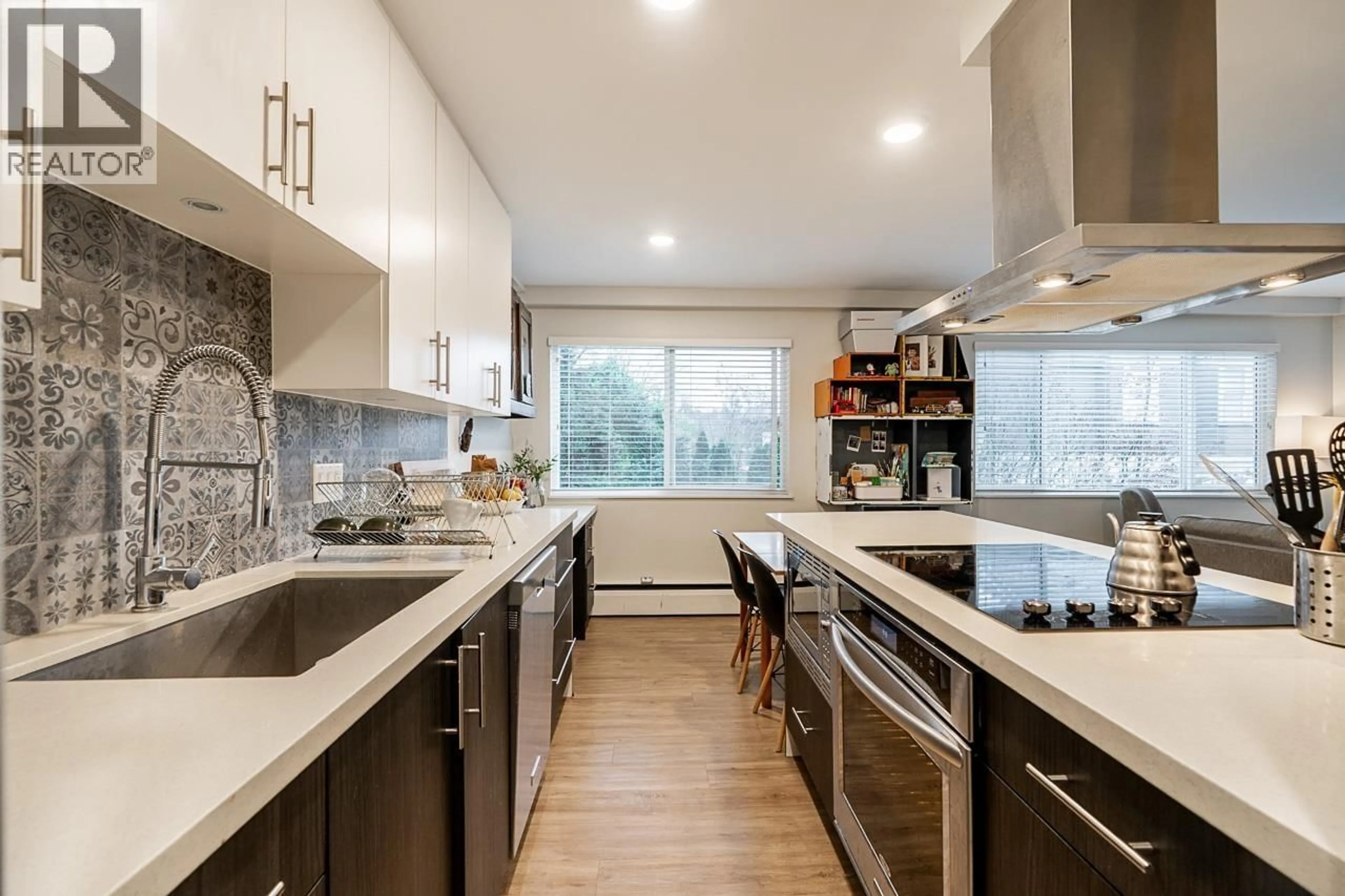Contemporary kitchen, unknown for 213 - 36 14TH AVENUE, Vancouver British Columbia V5T4C9